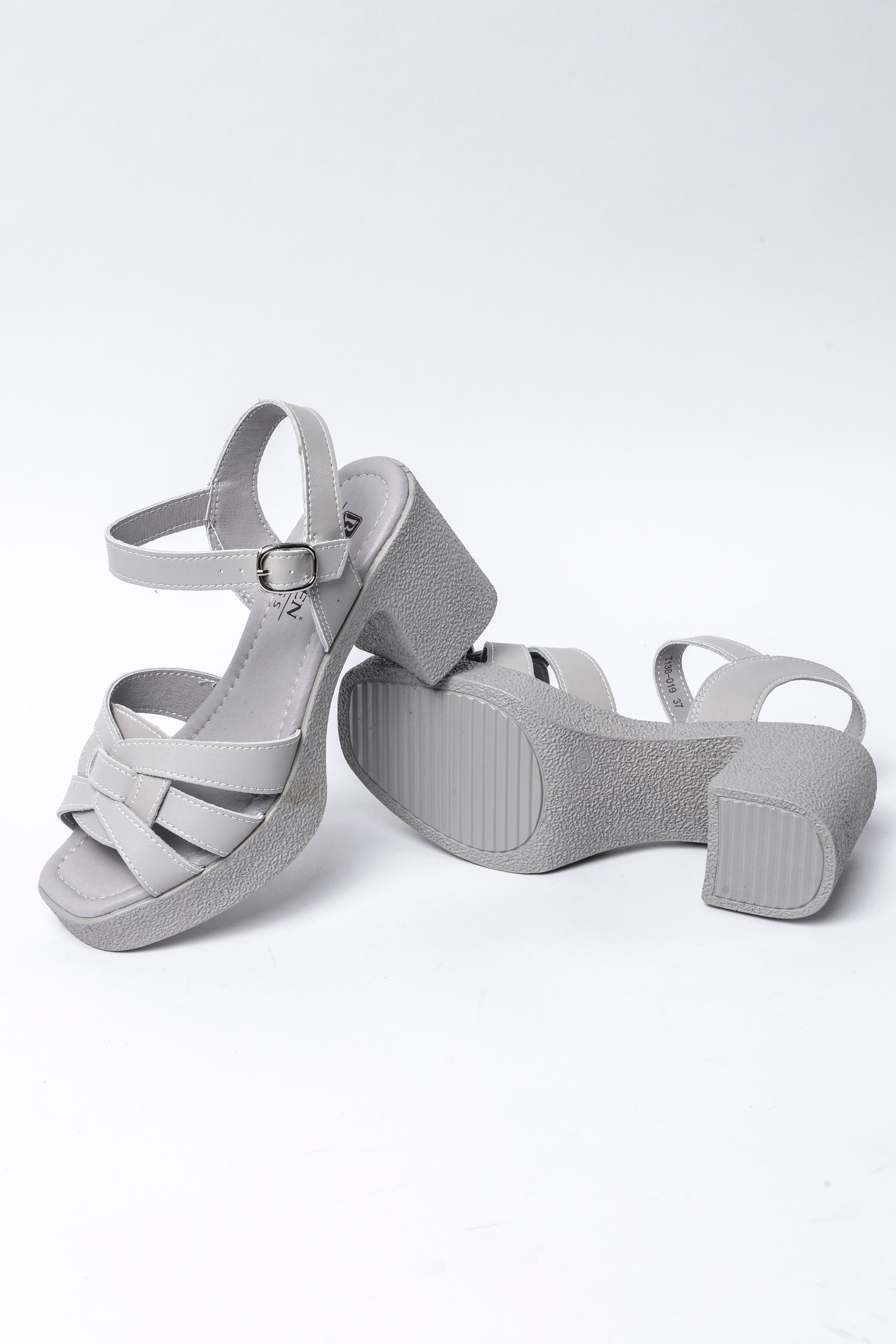 Каталожная съёмка для интернет магазинов. Автопортретная фотостудия в Казани