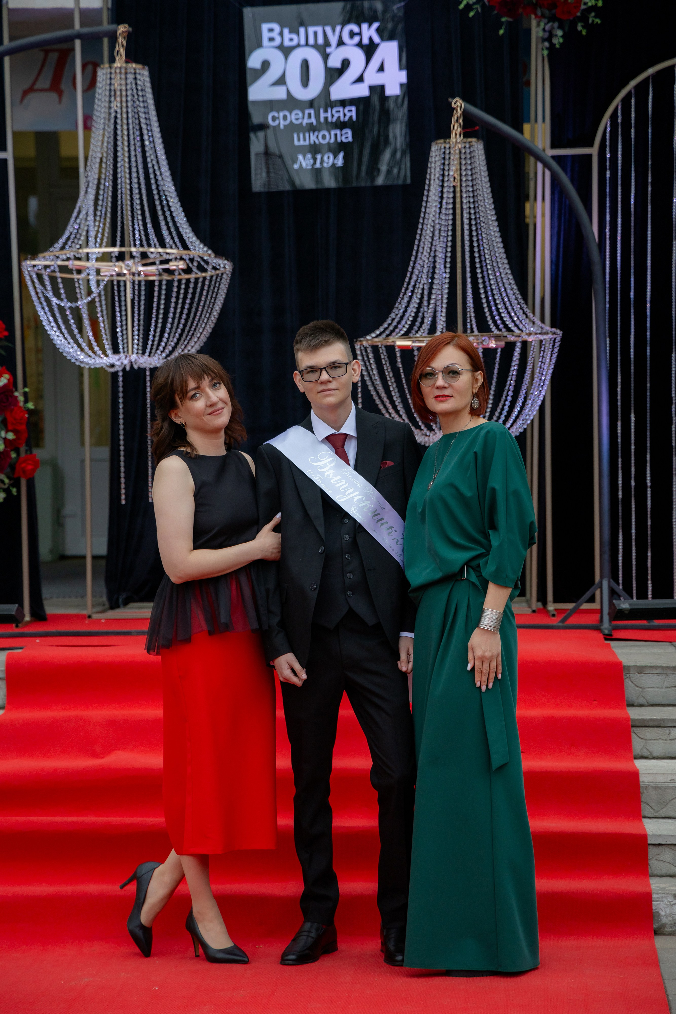 Школьный выпускной 2024 год в Соколе (Минск). Свадебный фотограф в Минске/Беларуси Сергей Спиридонов