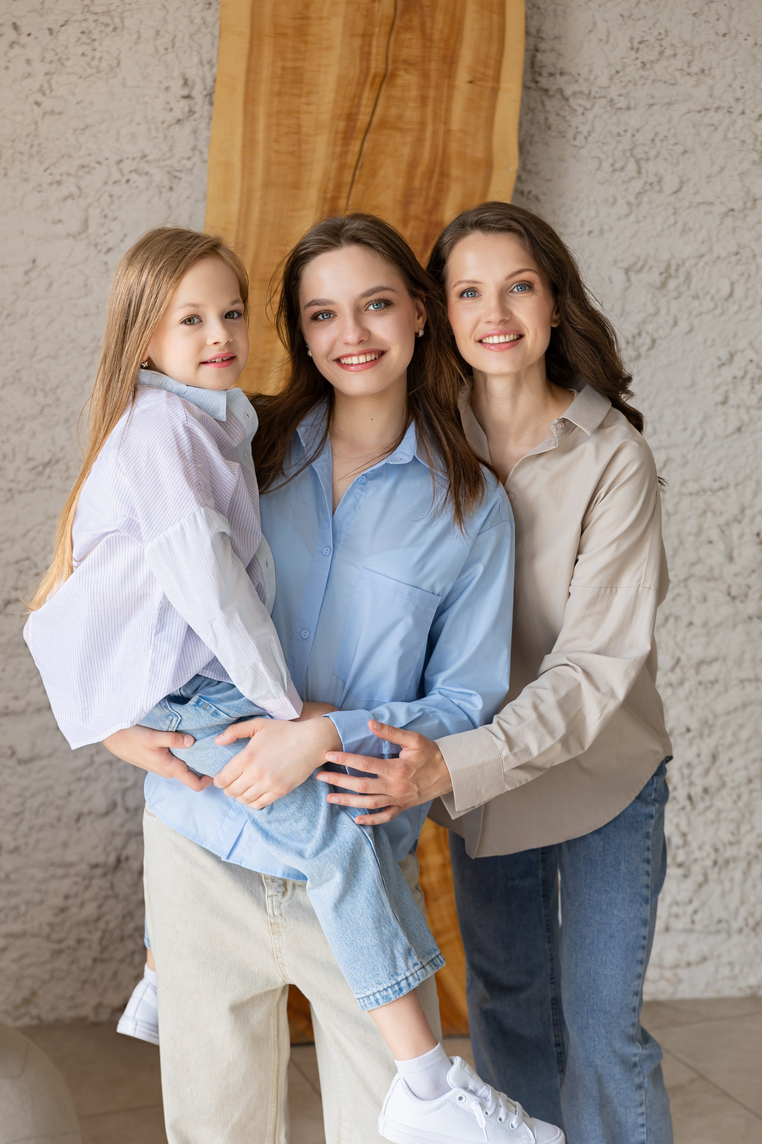 Эмоциональная и элегантная фотосессия мамы с дочками. Трубинова Екатерина | Семейный фотограф | Москва