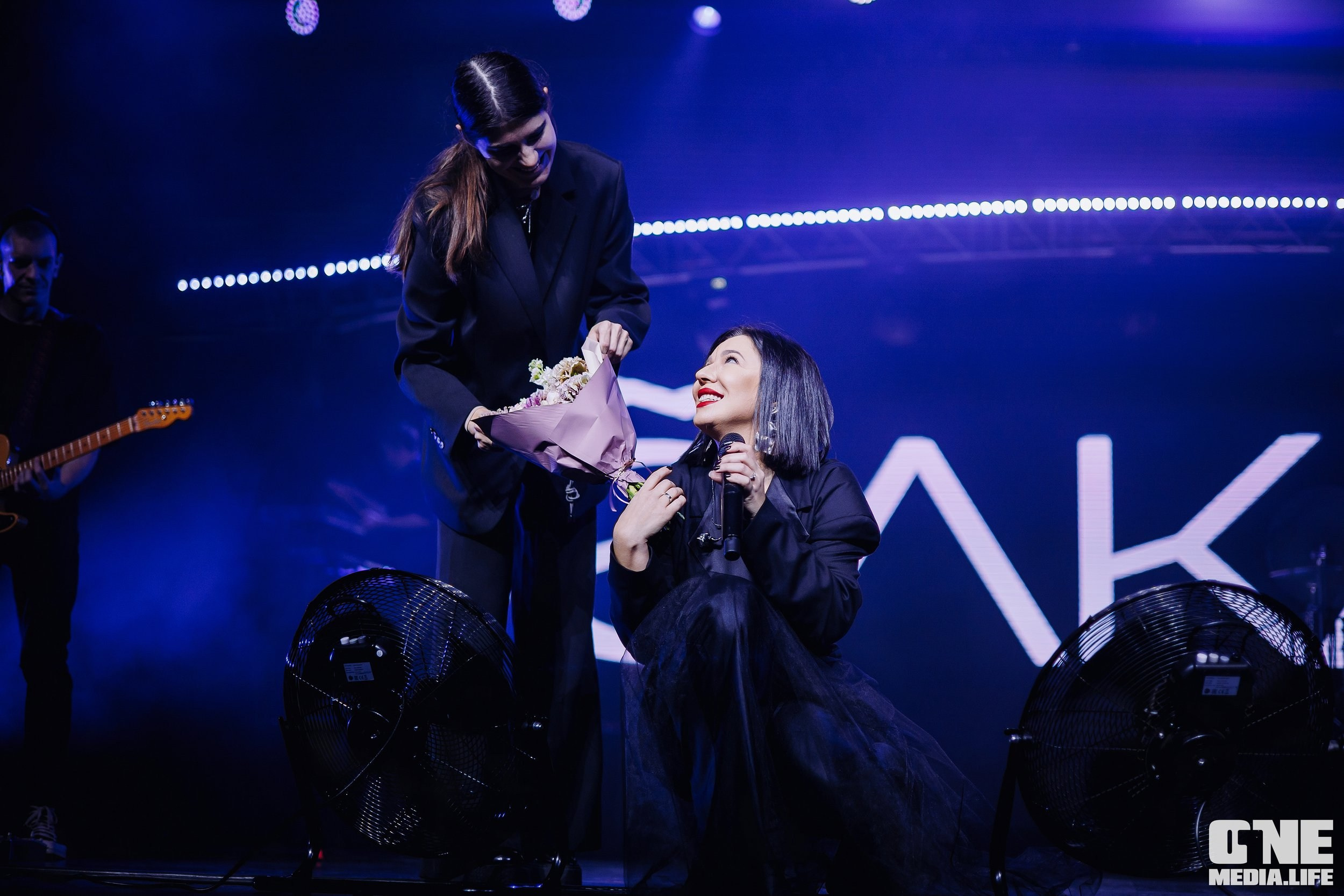 Фоторепортаж с концерта Ёлки. One Media Life: фоторепортажи, фотоотчеты с мероприятий и заведений