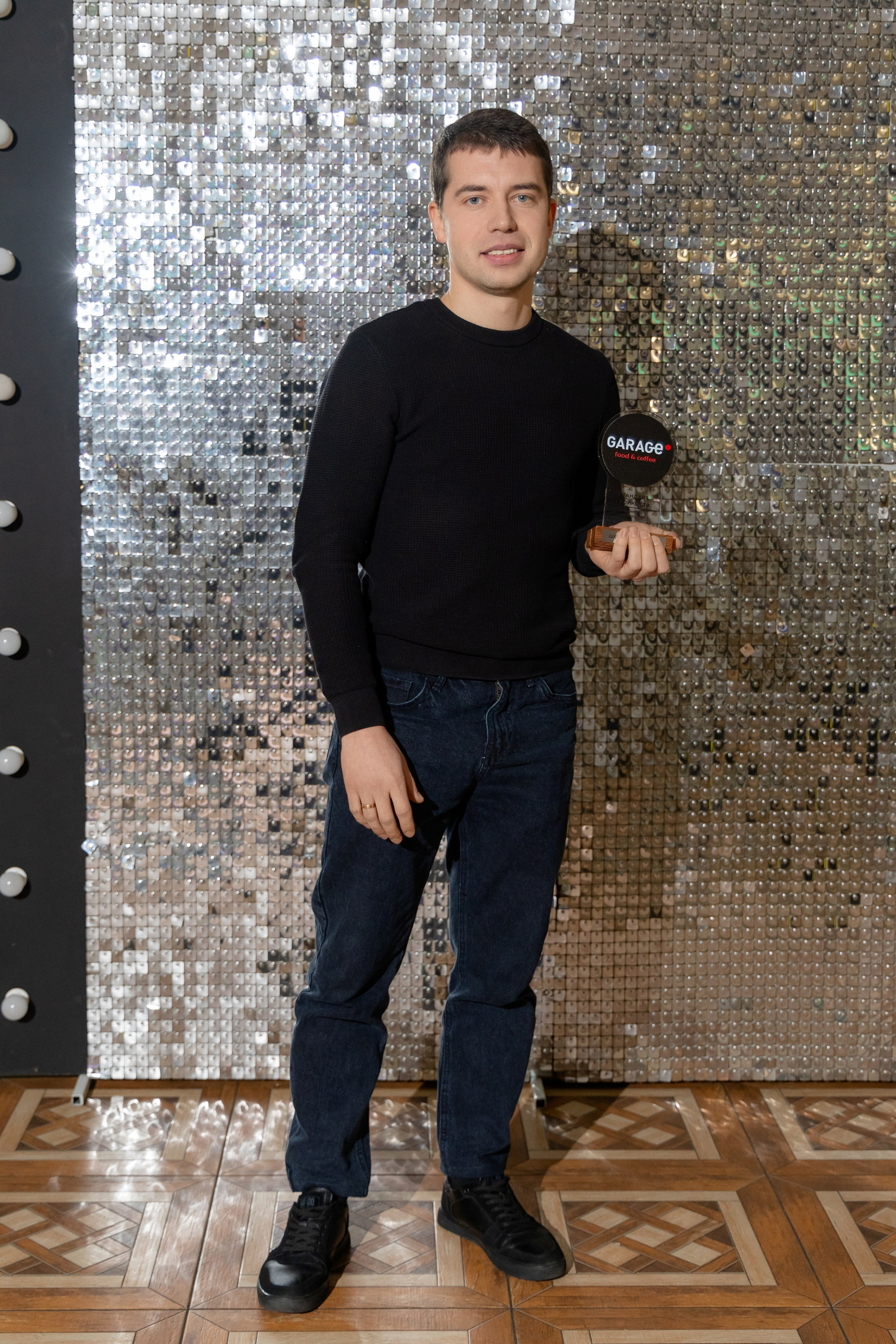 Корпоративная фотосъемка для кафе GARAGE | Новый год 2025 | Минск. Свадебный фотограф в Минске/Беларуси Сергей Спиридонов