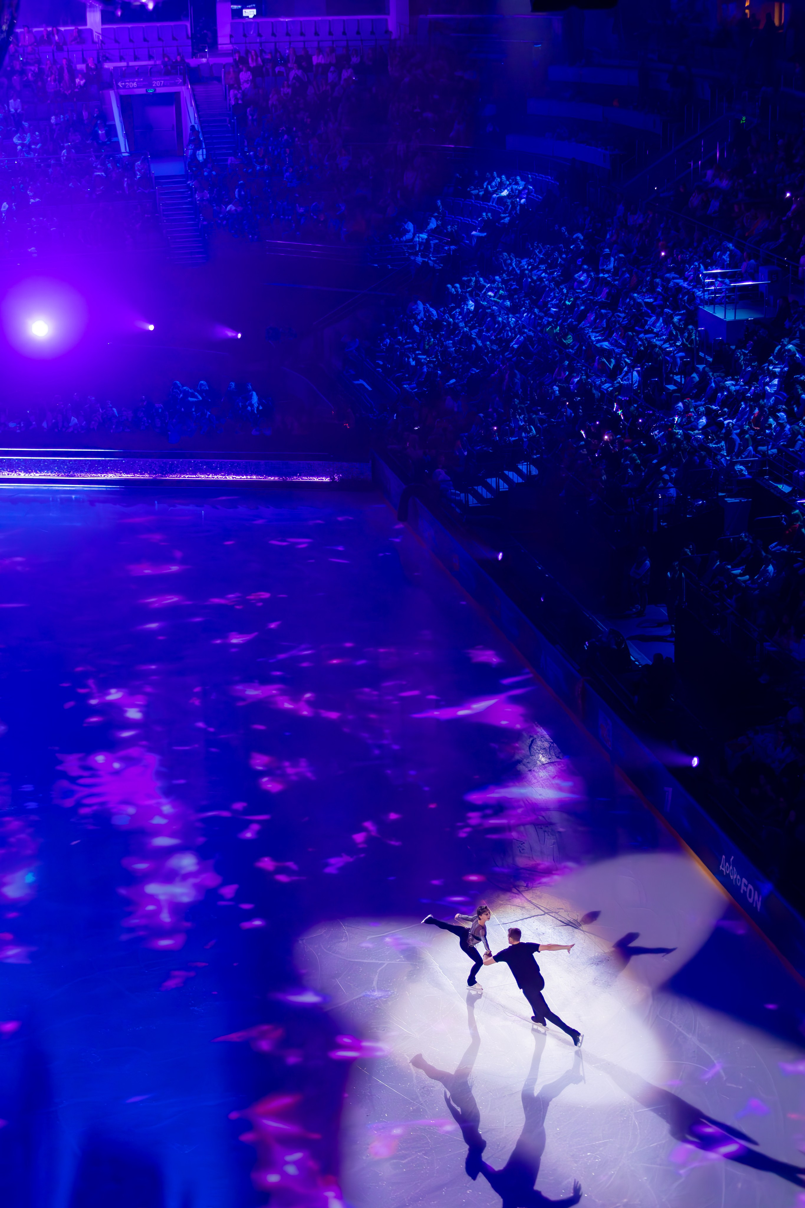 Шоу Евгении Медведевой. Фотограф Вадим Казусь