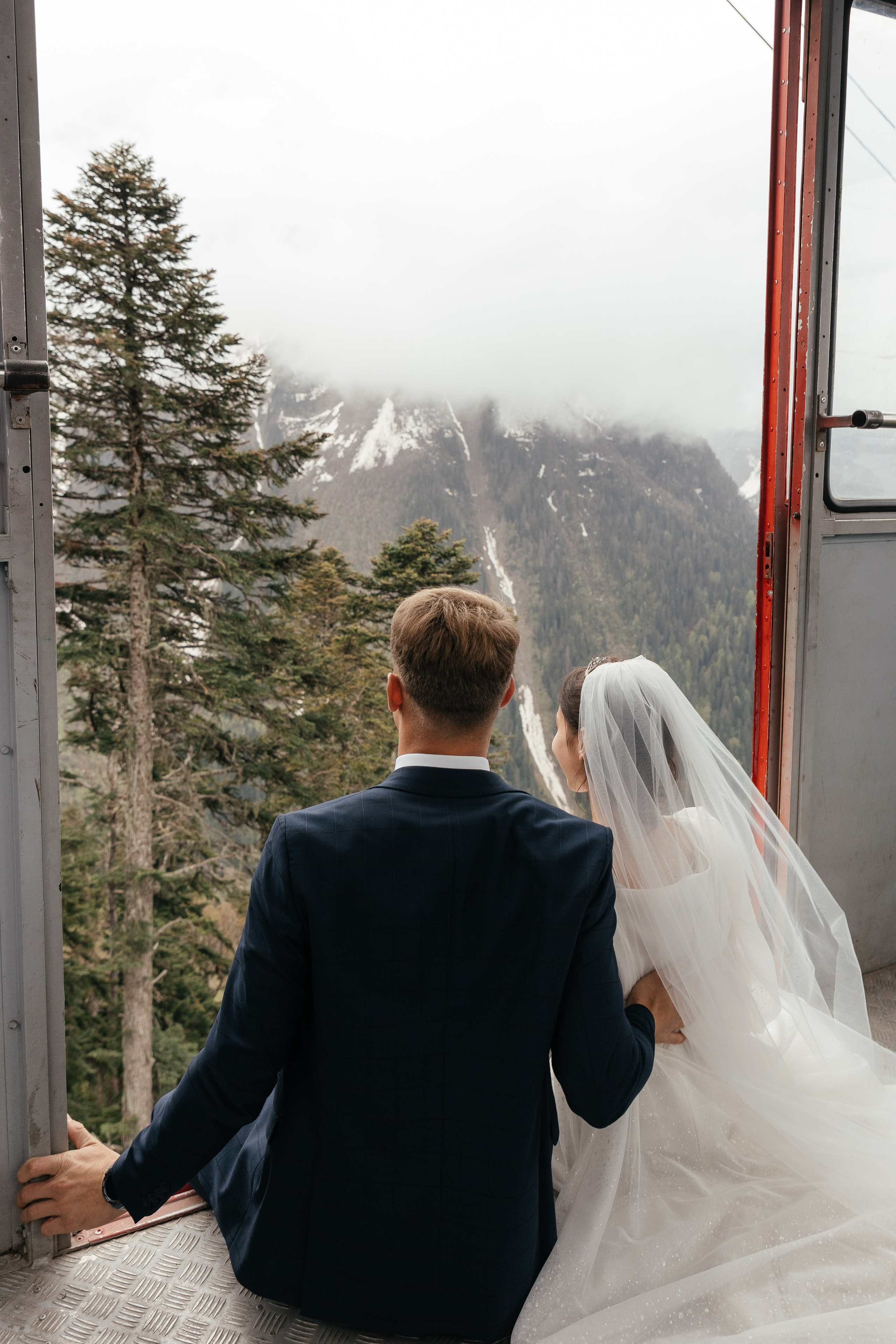 Вениамин и Валерия в Домбае. Миленина Юлия Свадебный и семейный фотограф в Краснодаре