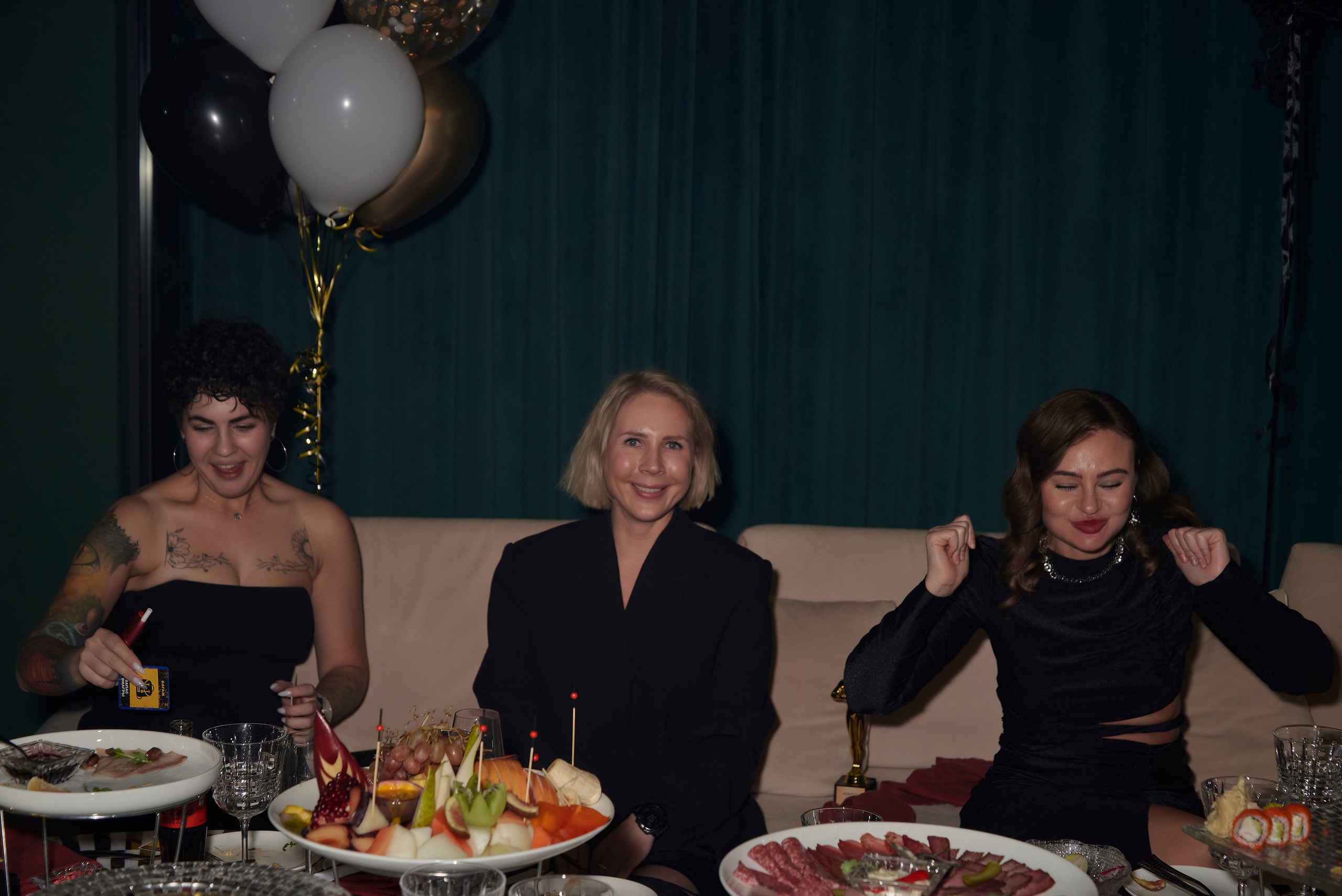 День рождения Светланы Пинигиной в караоке Divas. Наталия Дианова — фотограф для брендов и экспертов в Москве