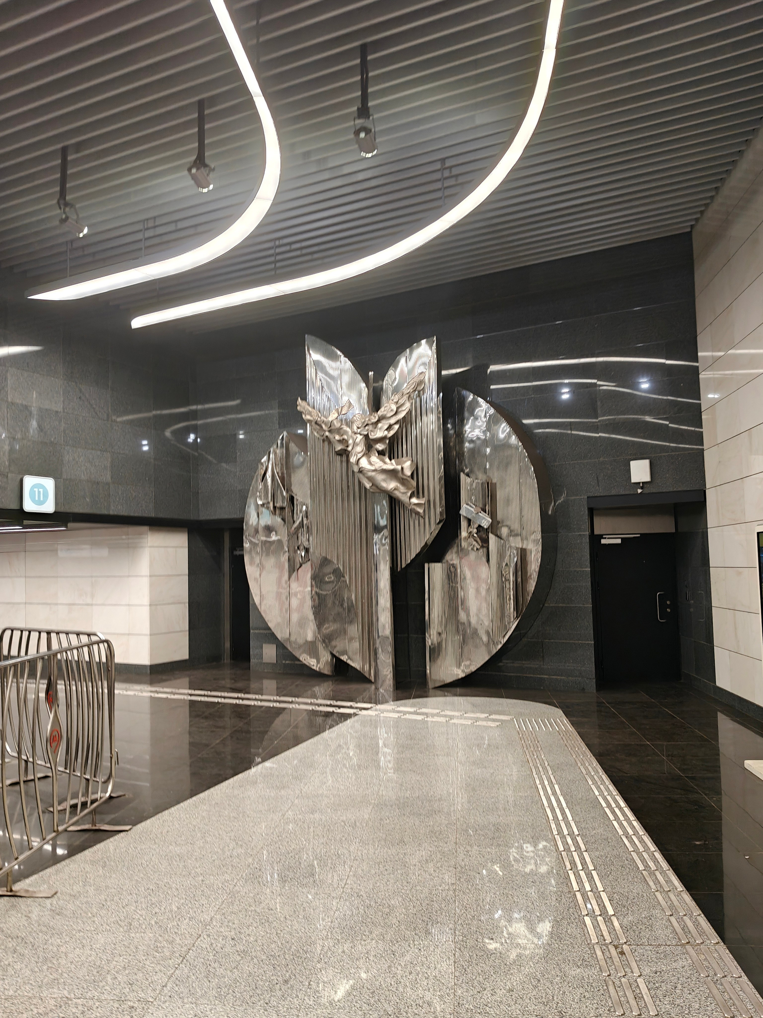 Метро Москвы. Монохромный фотограф