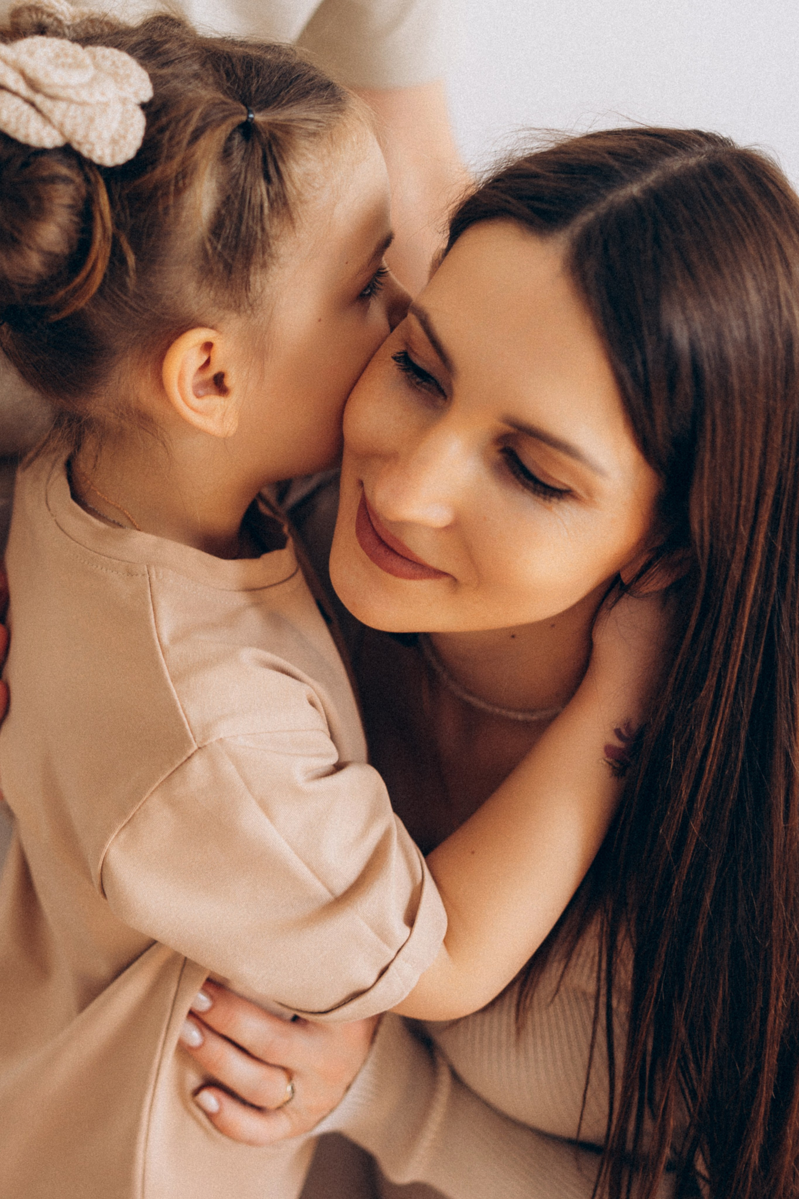 фотосессия беременности с маленькой дочкой