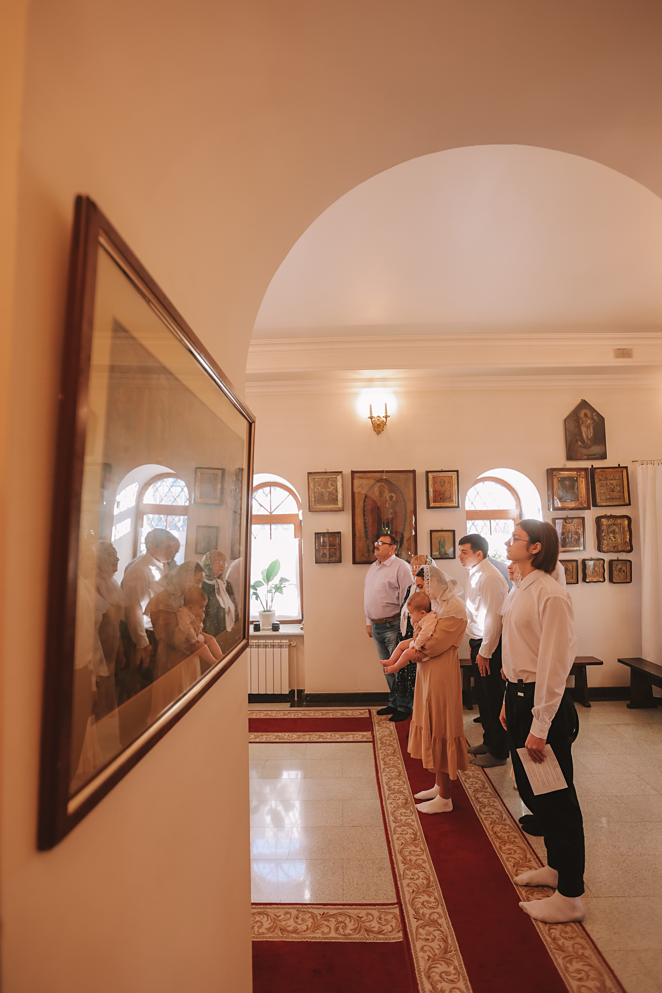 Крещение круглая церковь. Семейный фотограф Тюмень, фотограф на роды Салмина Мария