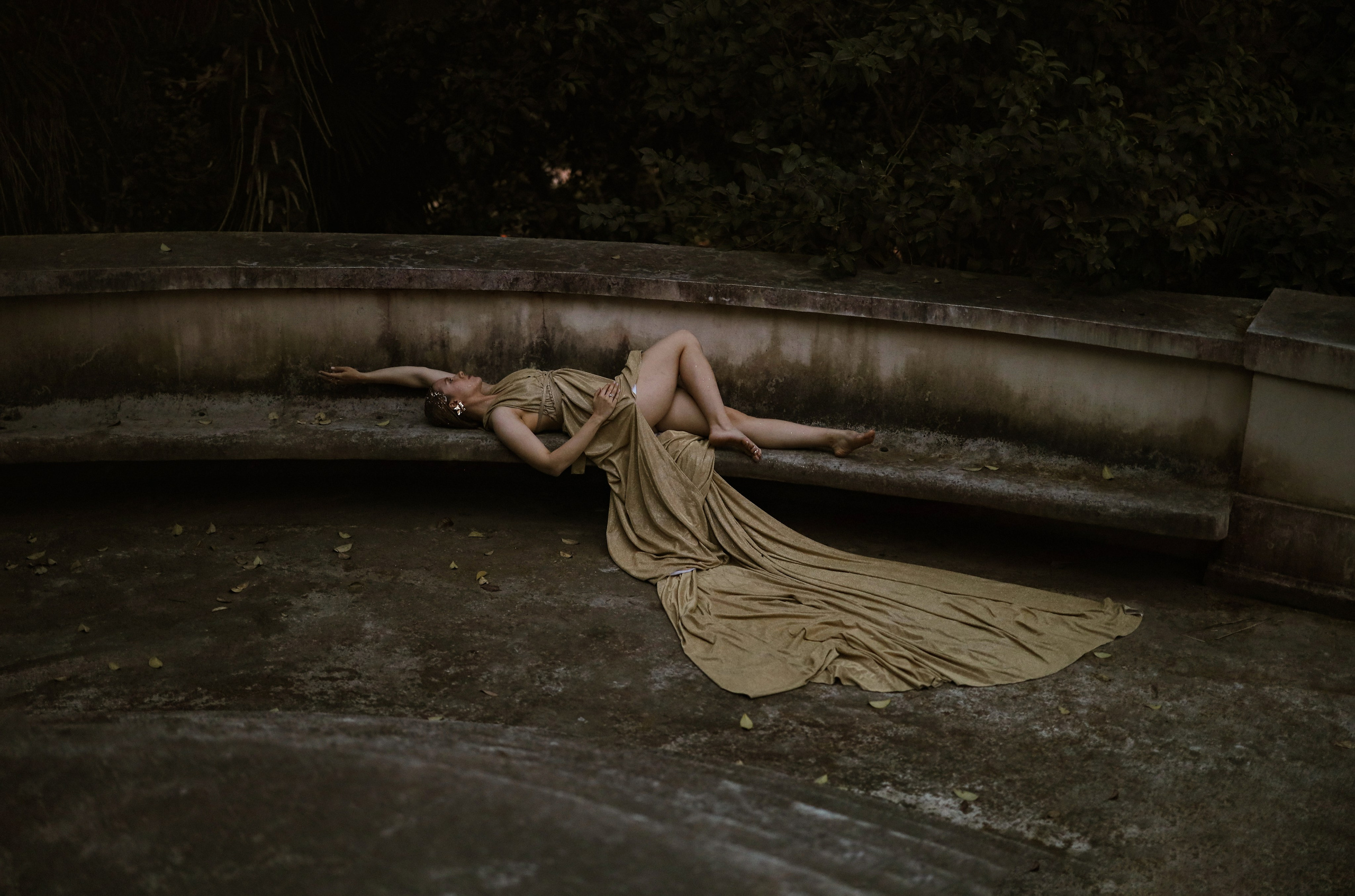 Фотосессия в заброшенном здании для Софии, Сухум, Абхазия. Свадебный и семейный фотограф в Абхазии Жанна Соснина