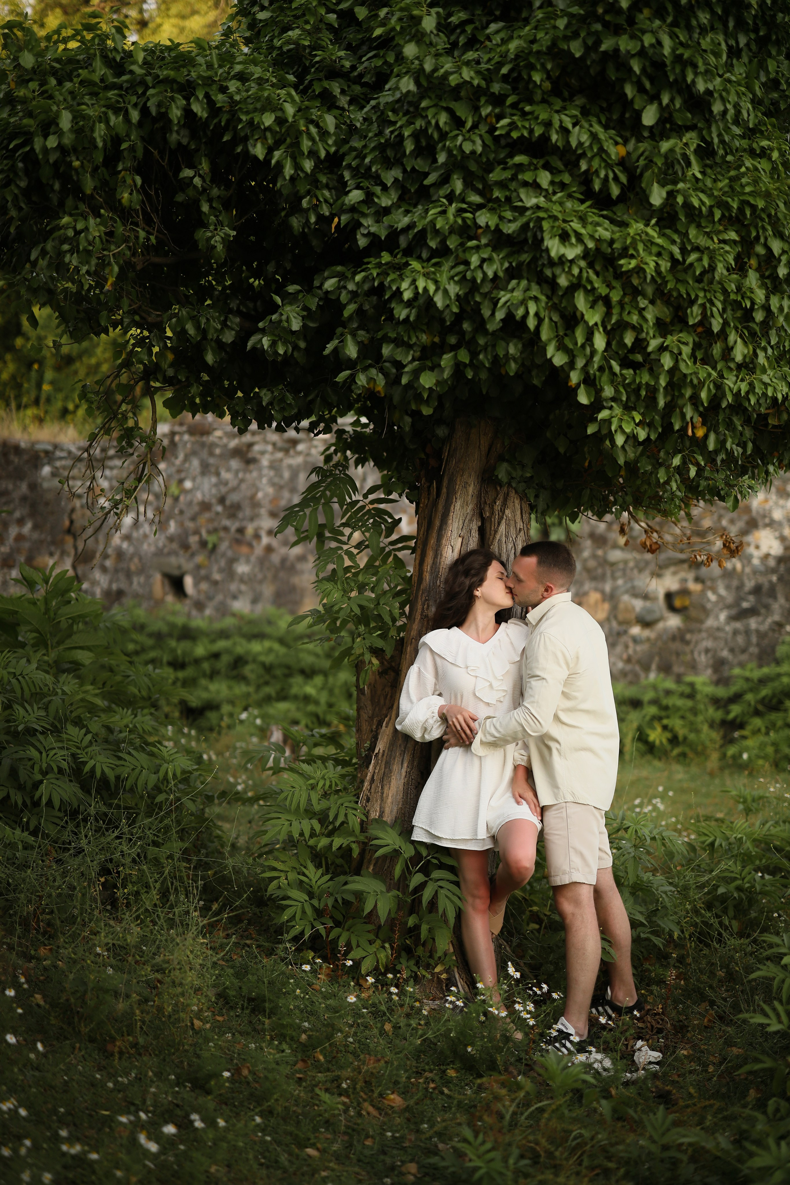 Фото — прогулка у крепости Сан Томазо. Абхазия. Свадебный и семейный фотограф в Абхазии Жанна Соснина