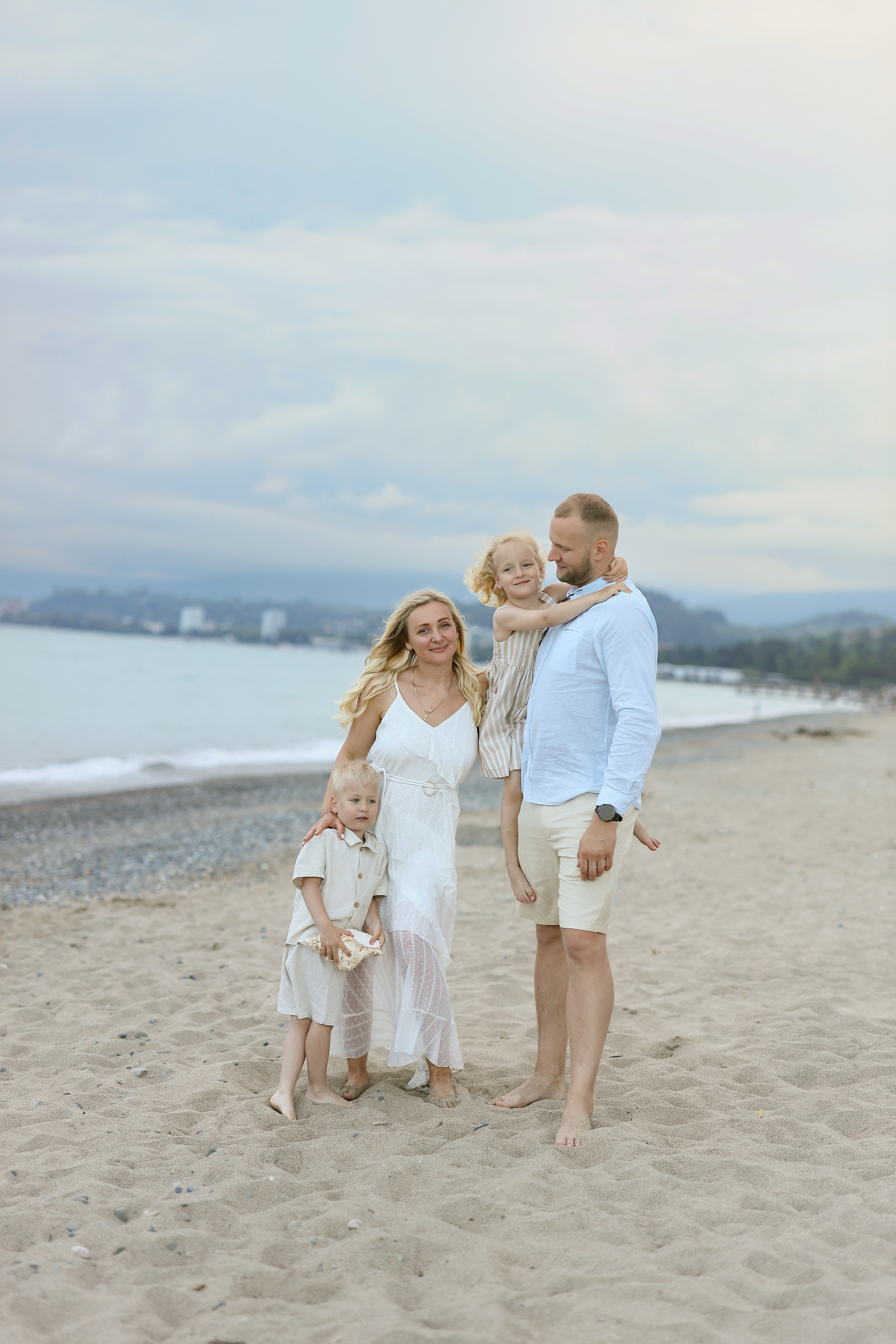 Семейная фотосессия на пляже Келасур, Сухум, Абхазия. Свадебный и семейный фотограф в Абхазии Жанна Соснина