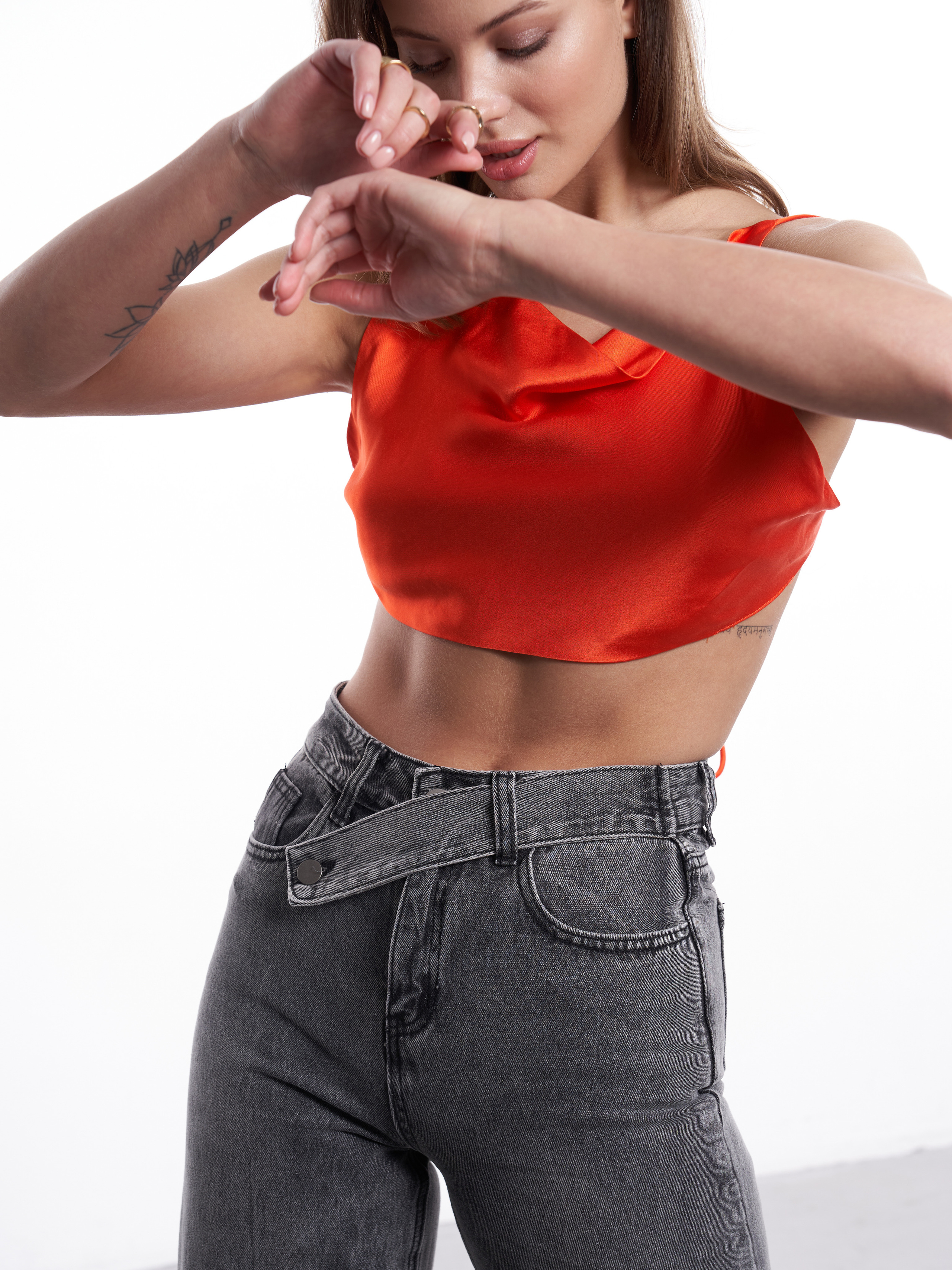 OUCLOW — джинсы. Коммерческий фотограф в Москве Хабибуллина Эльза