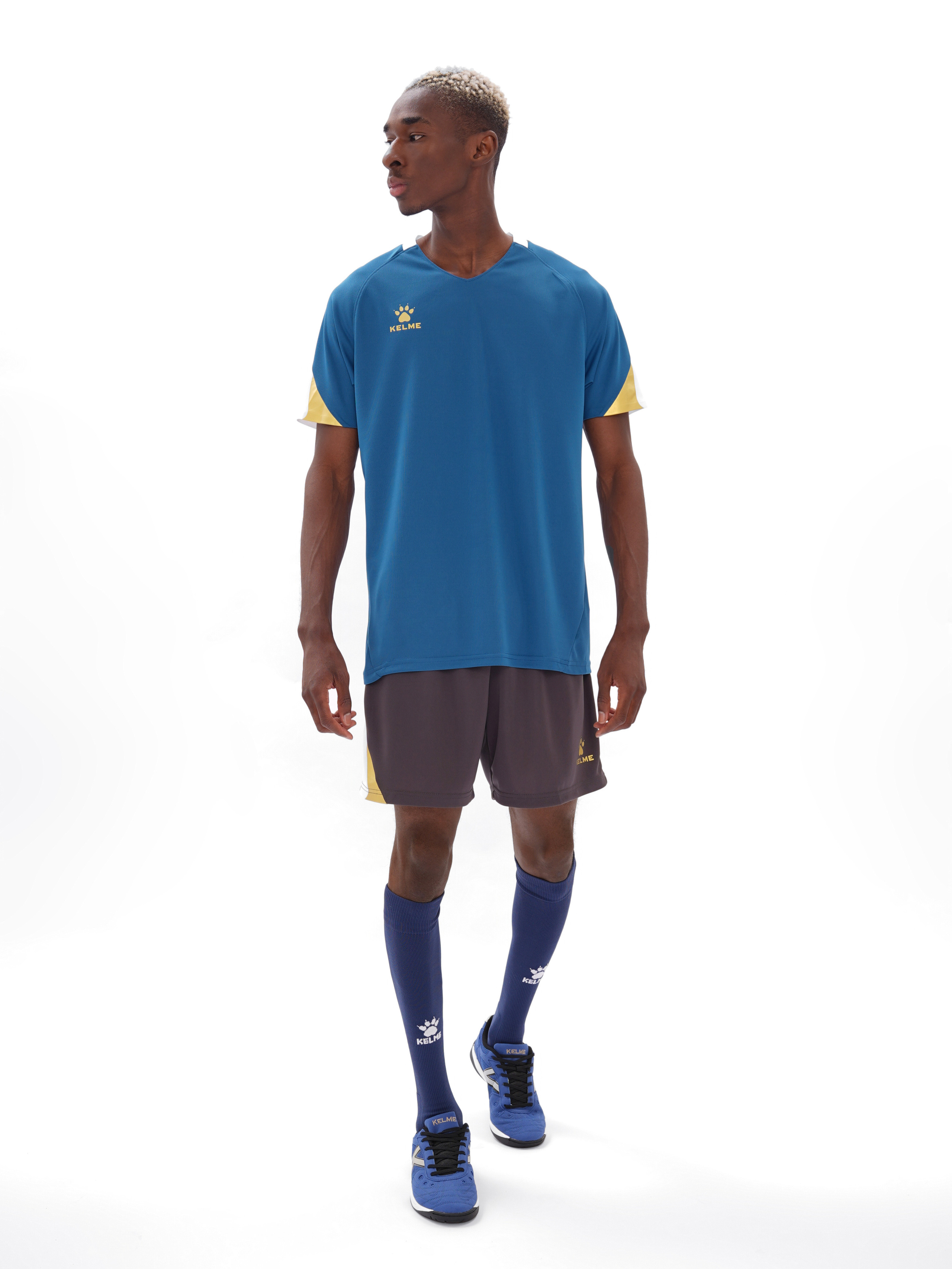 KELME — спортивная одежда. Коммерческий фотограф в Москве Хабибуллина Эльза