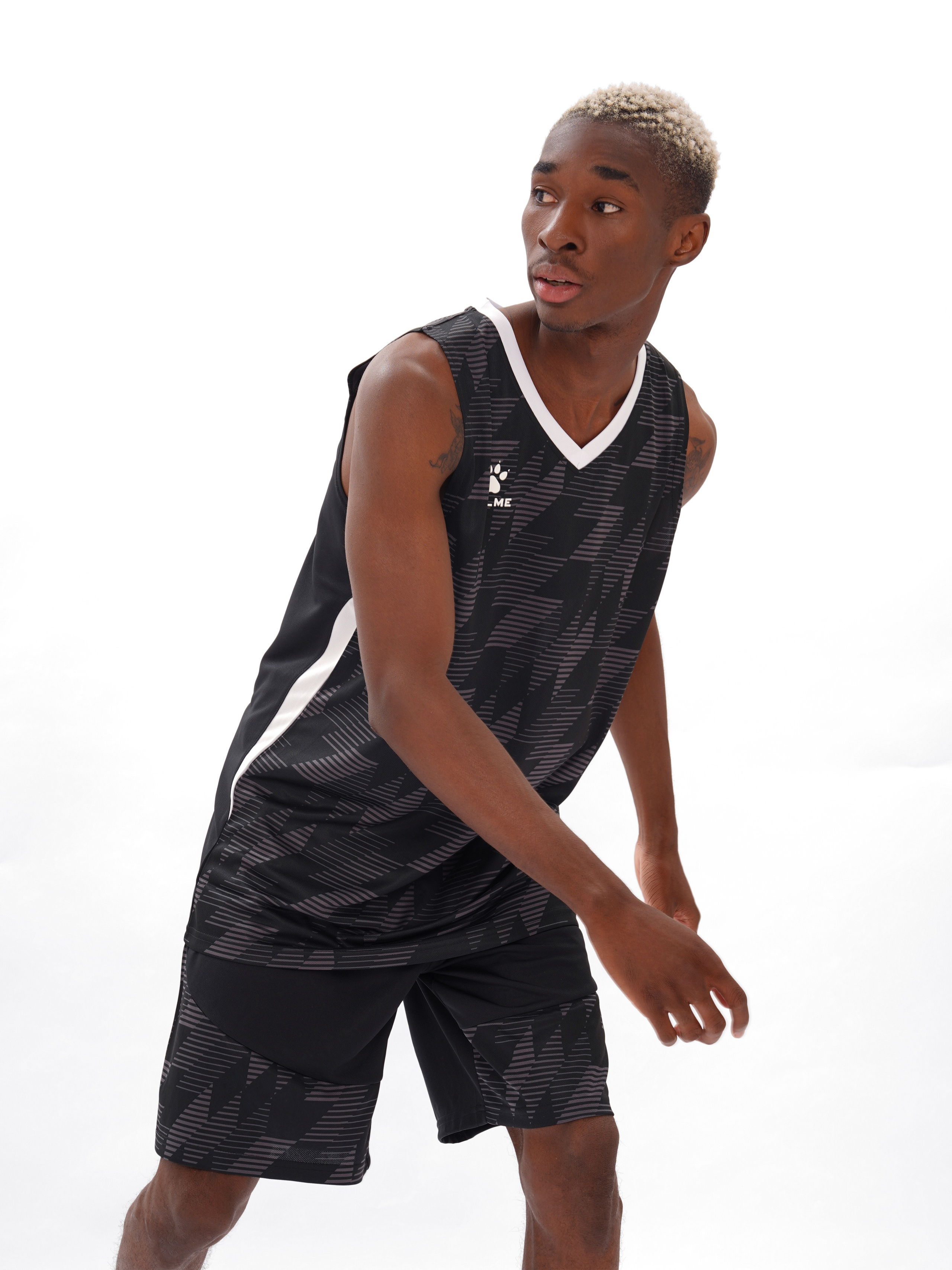 KELME — спортивная одежда. Коммерческий фотограф в Москве Хабибуллина Эльза