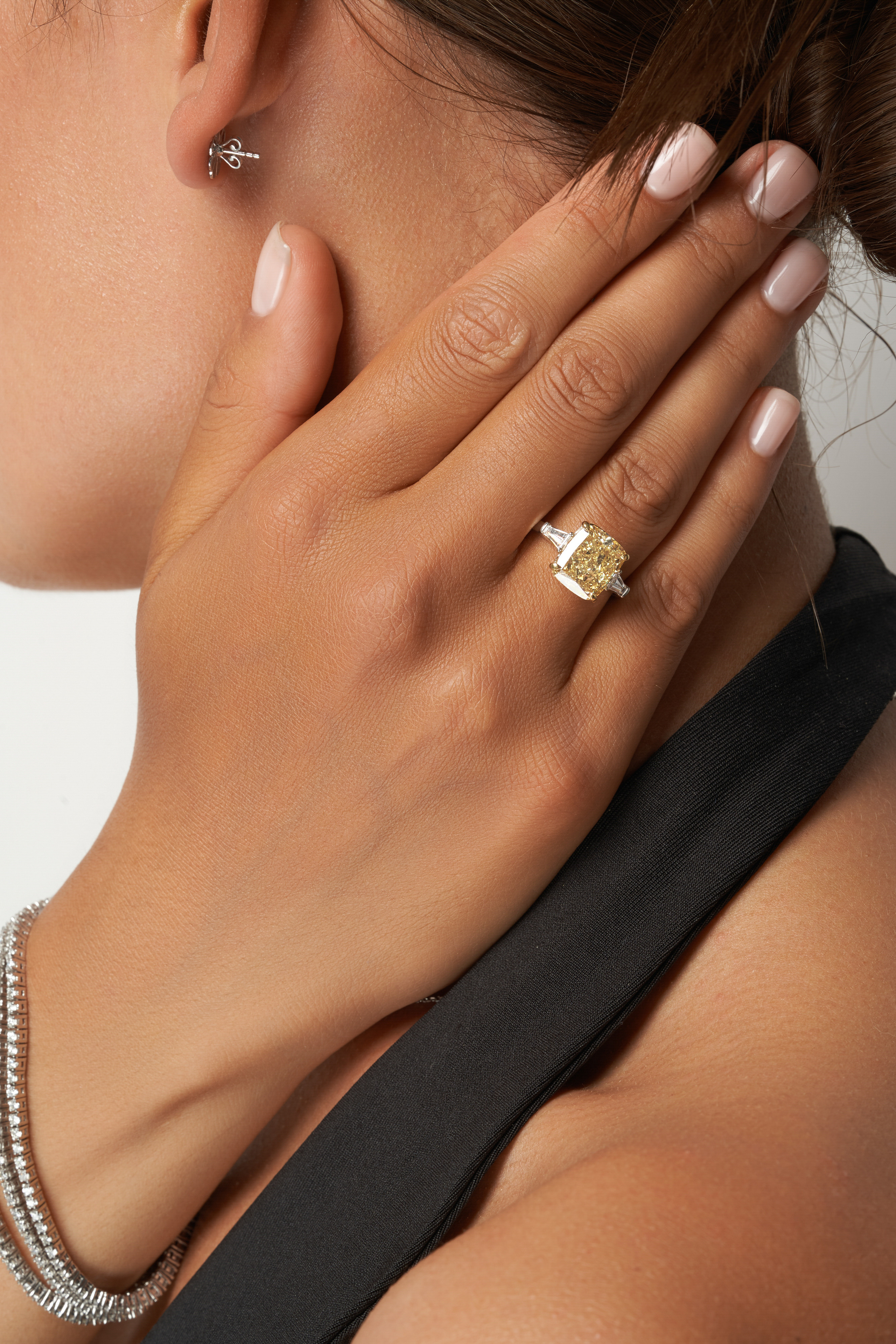 Bazel jewelry — элитные ювелирные украшения. Коммерческий фотограф в Москве Хабибуллина Эльза