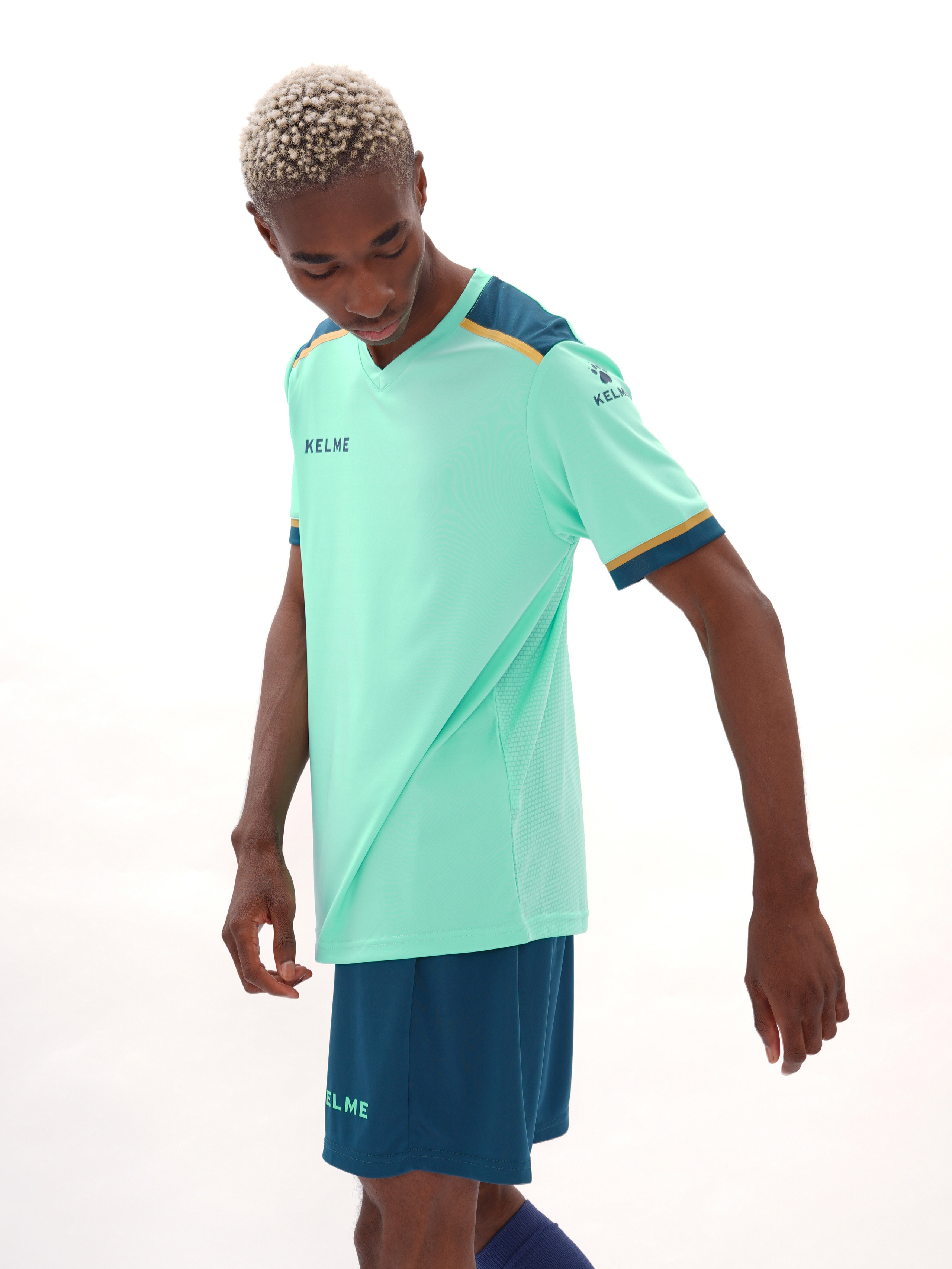 KELME — спортивная одежда. Коммерческий фотограф в Москве Хабибуллина Эльза