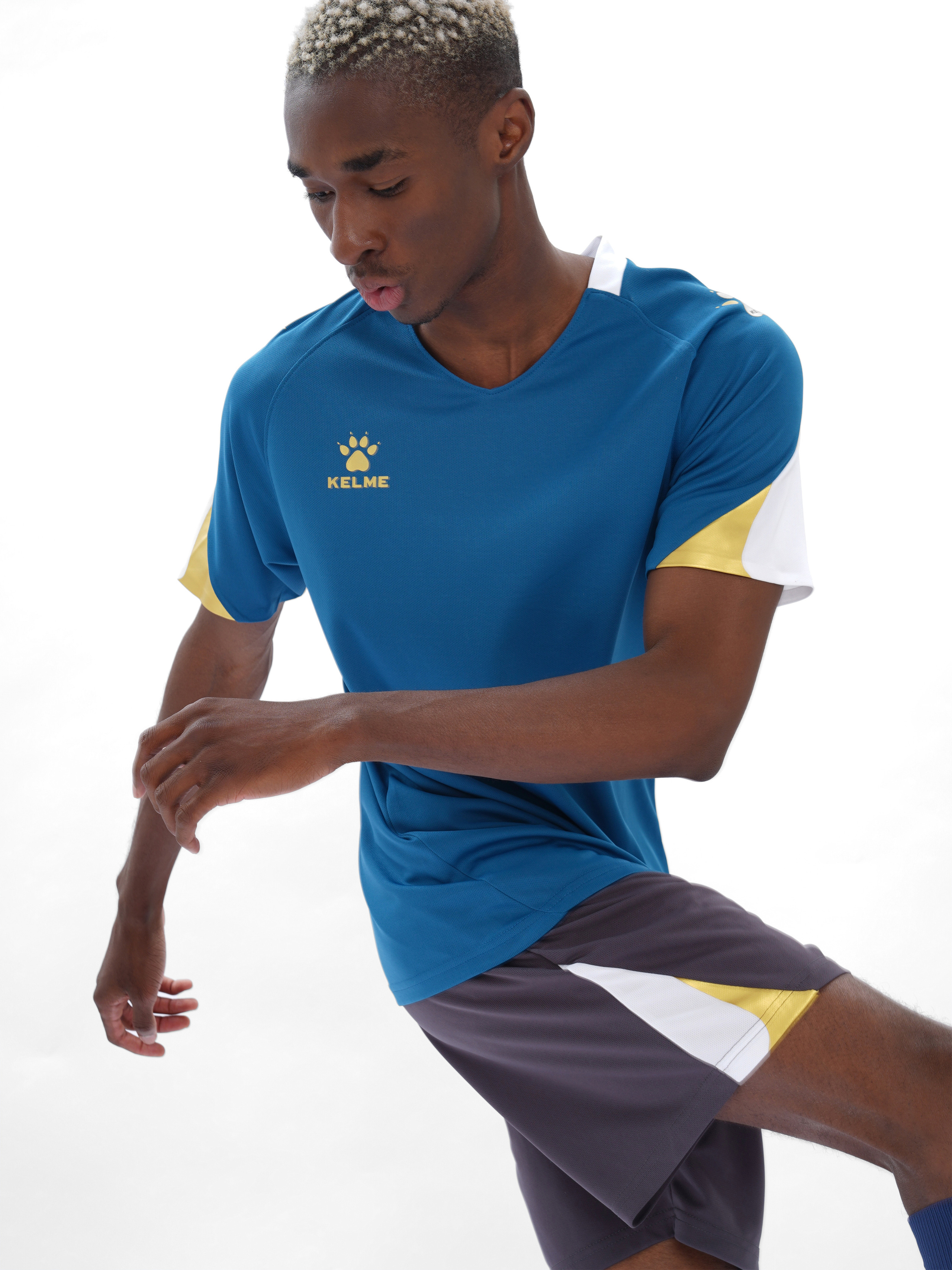 KELME — спортивная одежда. Коммерческий фотограф в Москве Хабибуллина Эльза