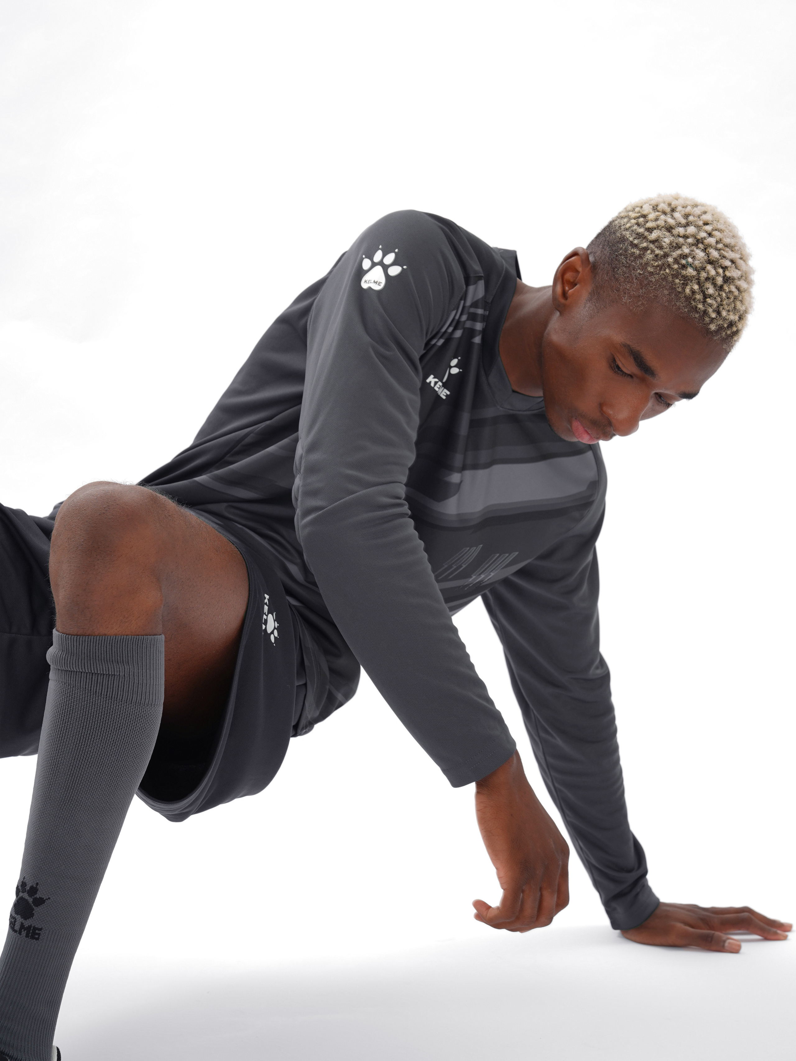 KELME — спортивная одежда. Коммерческий фотограф в Москве Хабибуллина Эльза