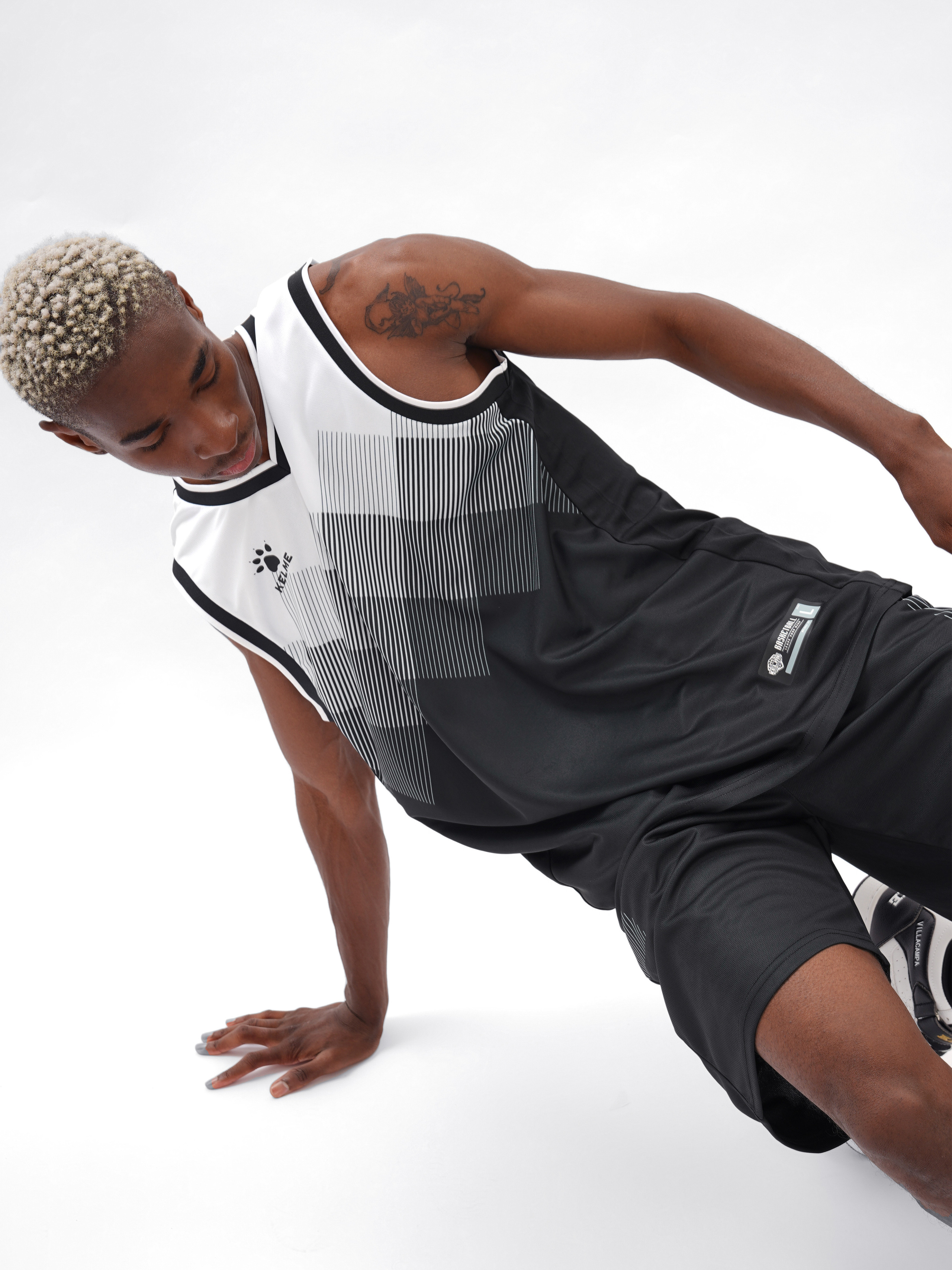 KELME — спортивная одежда. Коммерческий фотограф в Москве Хабибуллина Эльза