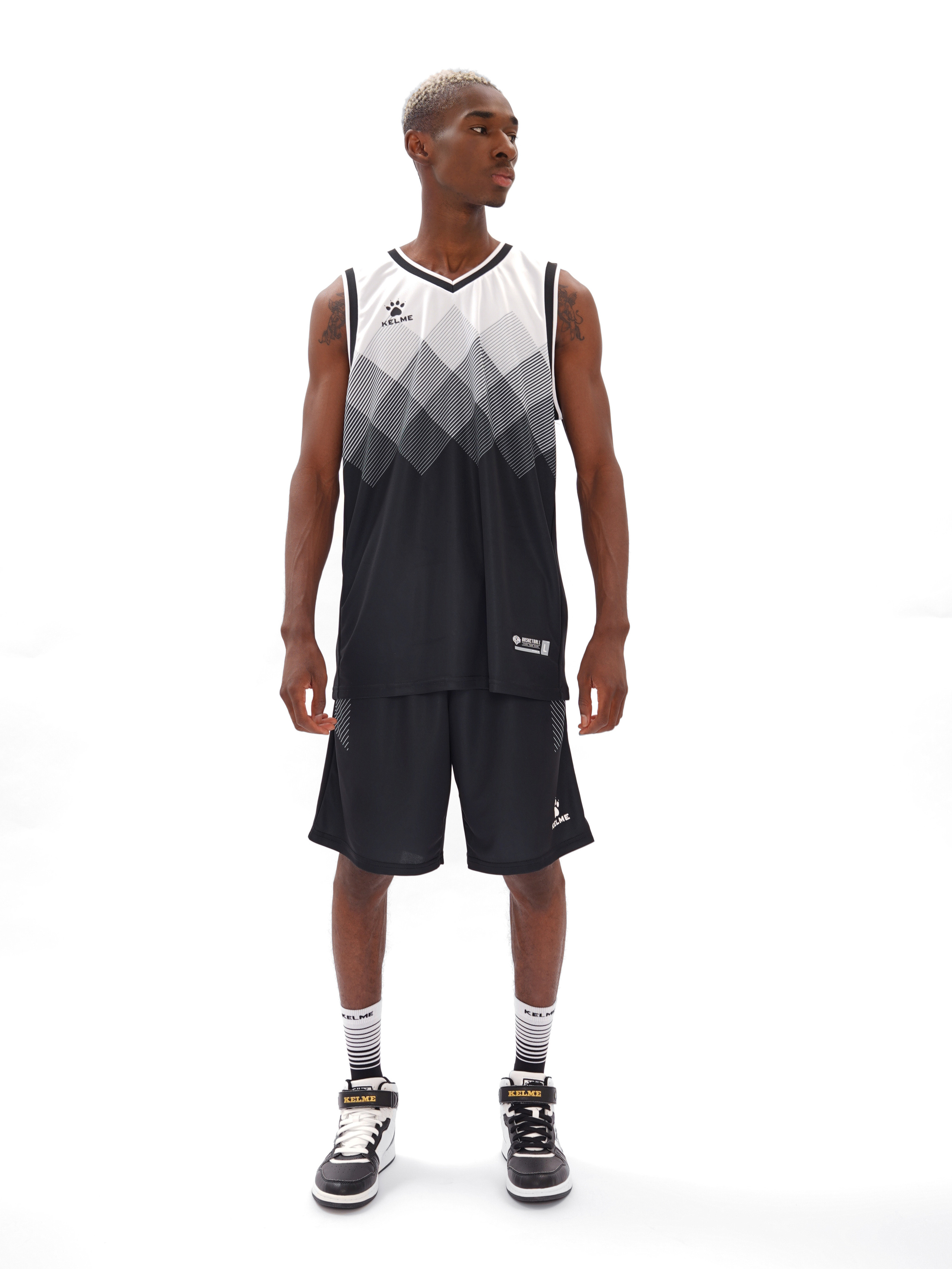 KELME — спортивная одежда. Коммерческий фотограф в Москве Хабибуллина Эльза