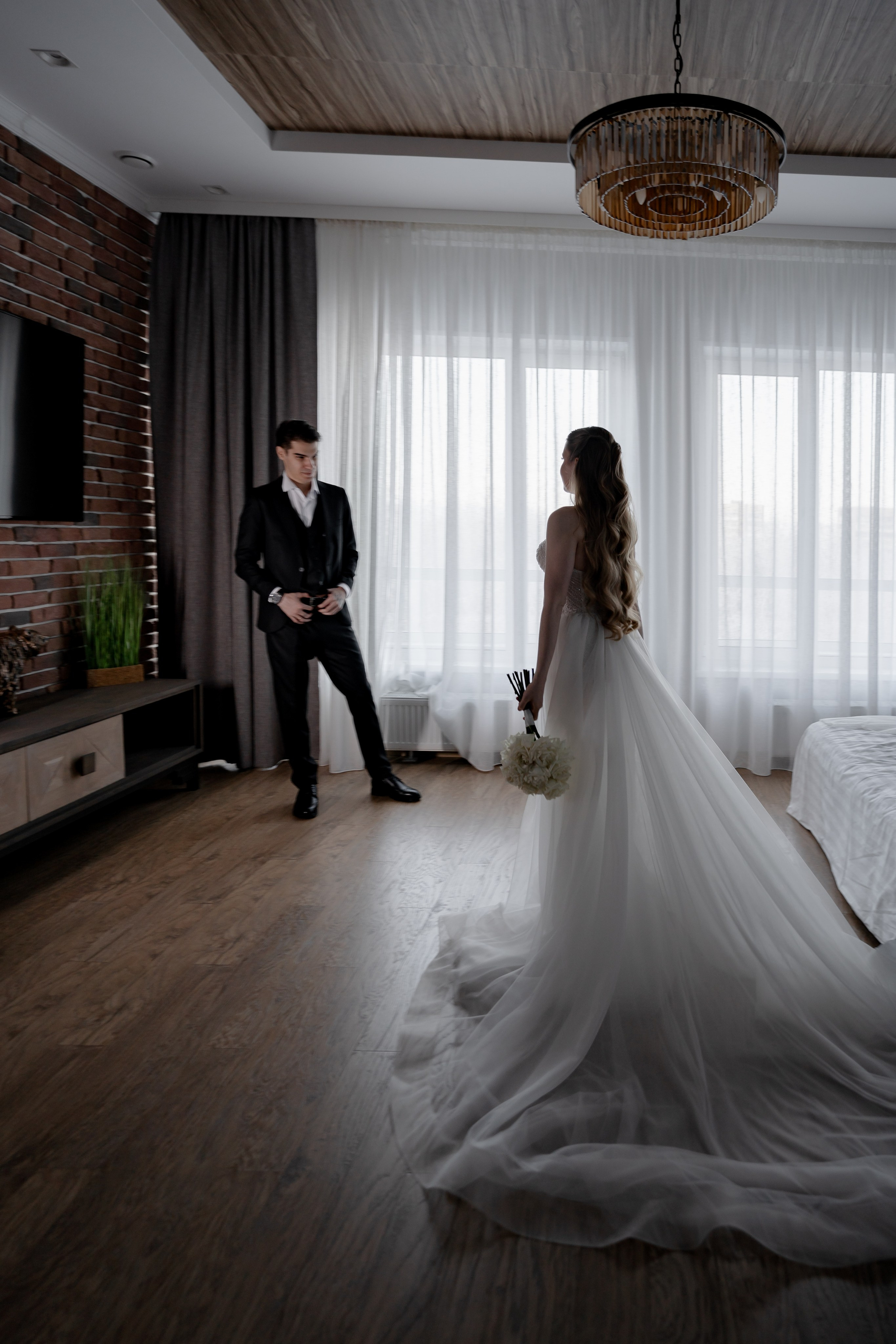 СВАДЕБНАЯ СЬЕМКА СБОРОВ В ОТЕЛЕ И ВЫЕЗД НА ЦЕРЕМОНИЮ (СНЯТО В СИБИРЕ В НИЖНЕВАРТОВСКЕ)М. Профессиональный фотограф, Санкт-Петербург — Виктория Богомолова