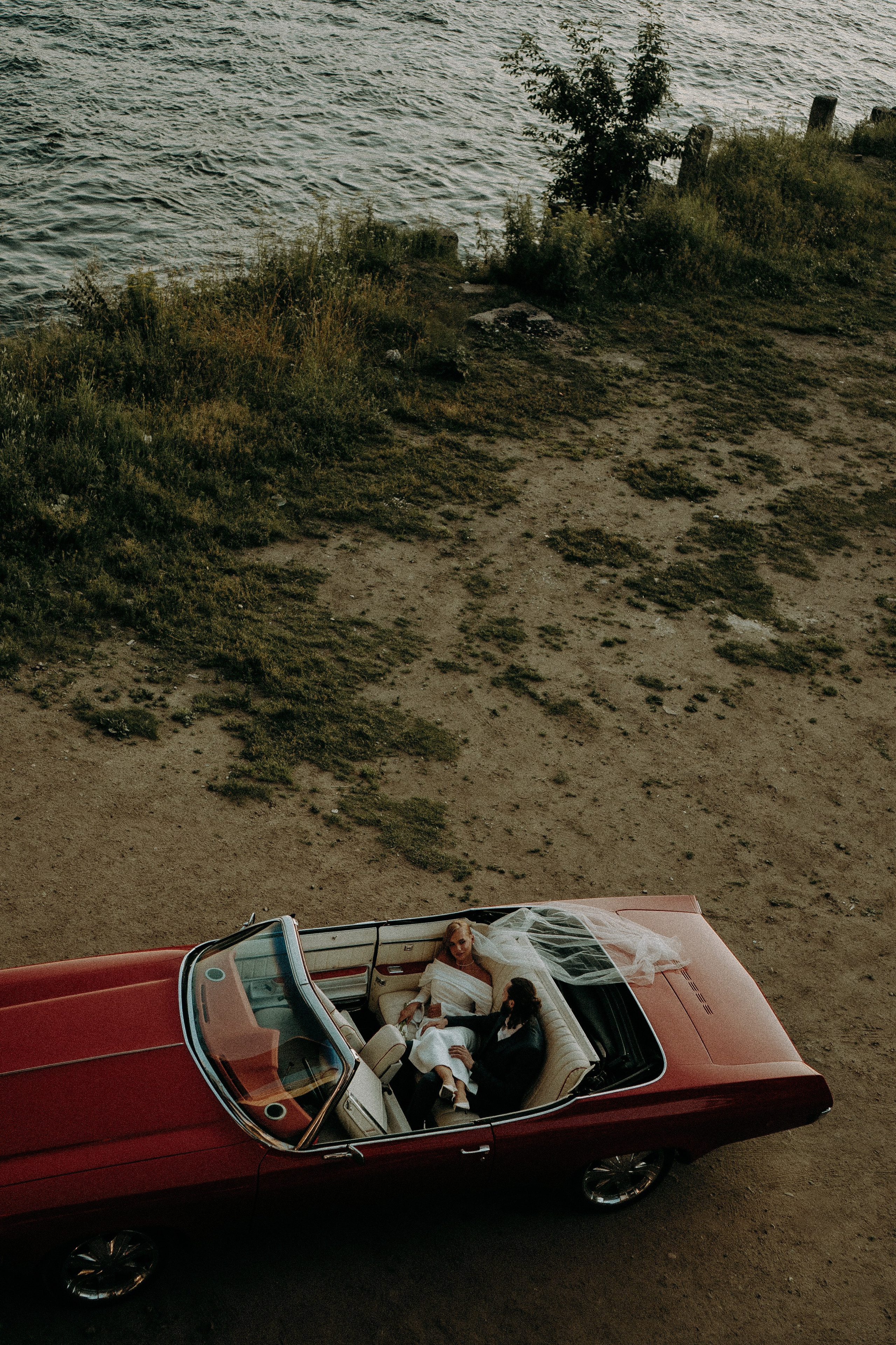 СВАДЕБНАЯ СЬЕМКА ВОЗЛЕ МСОТА БЕТАНКУРА НА КАБРИОЛЕТЕ. Профессиональный фотограф, Санкт-Петербург — Виктория Богомолова