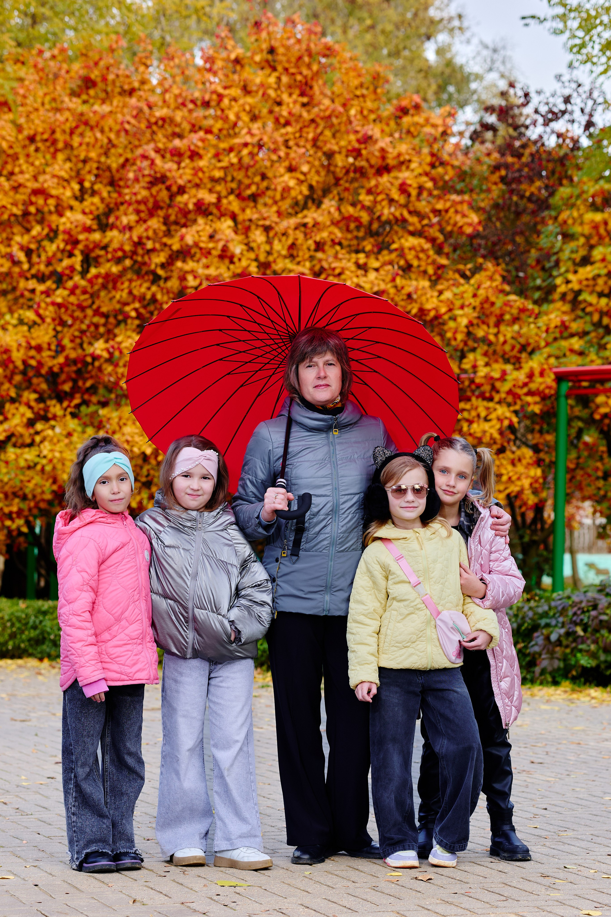 Прогулка в парке классом. Фотограф Выпускные альбомы Таганрог Сергей Коробченко