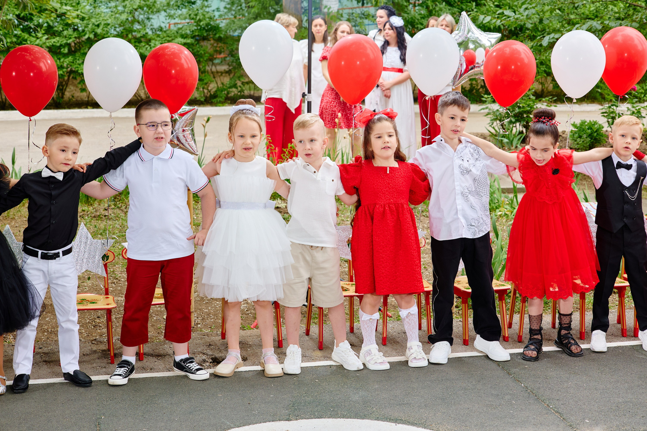 Выпускной 45 сад. Фотограф Выпускные альбомы Таганрог Сергей Коробченко