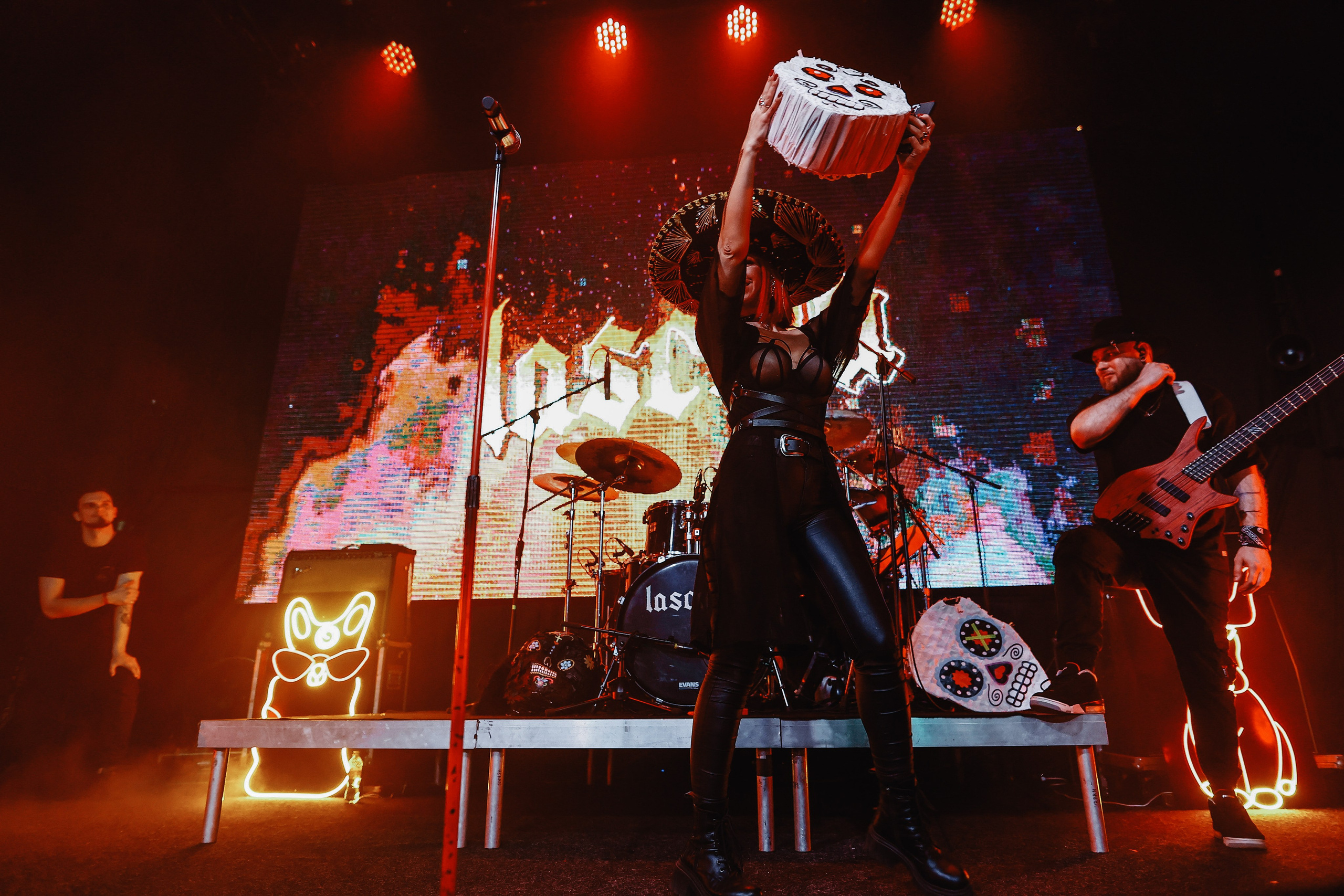 LASCALA. PIÑATA PARTY @УРБАН