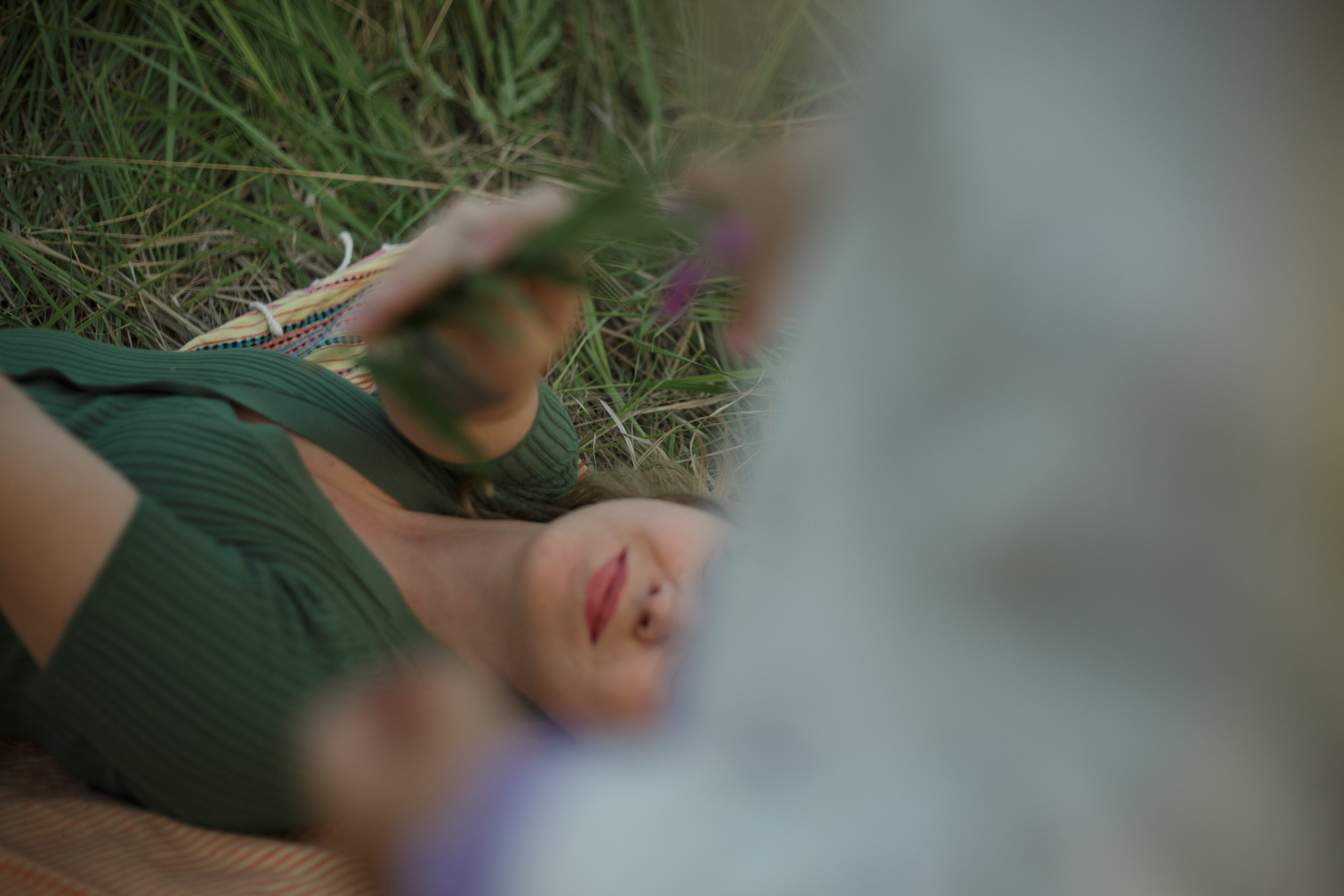 Семейная фотосъемка в поле летом 2023. Марина Рерих — портретный фотограф в Екатеринбурге