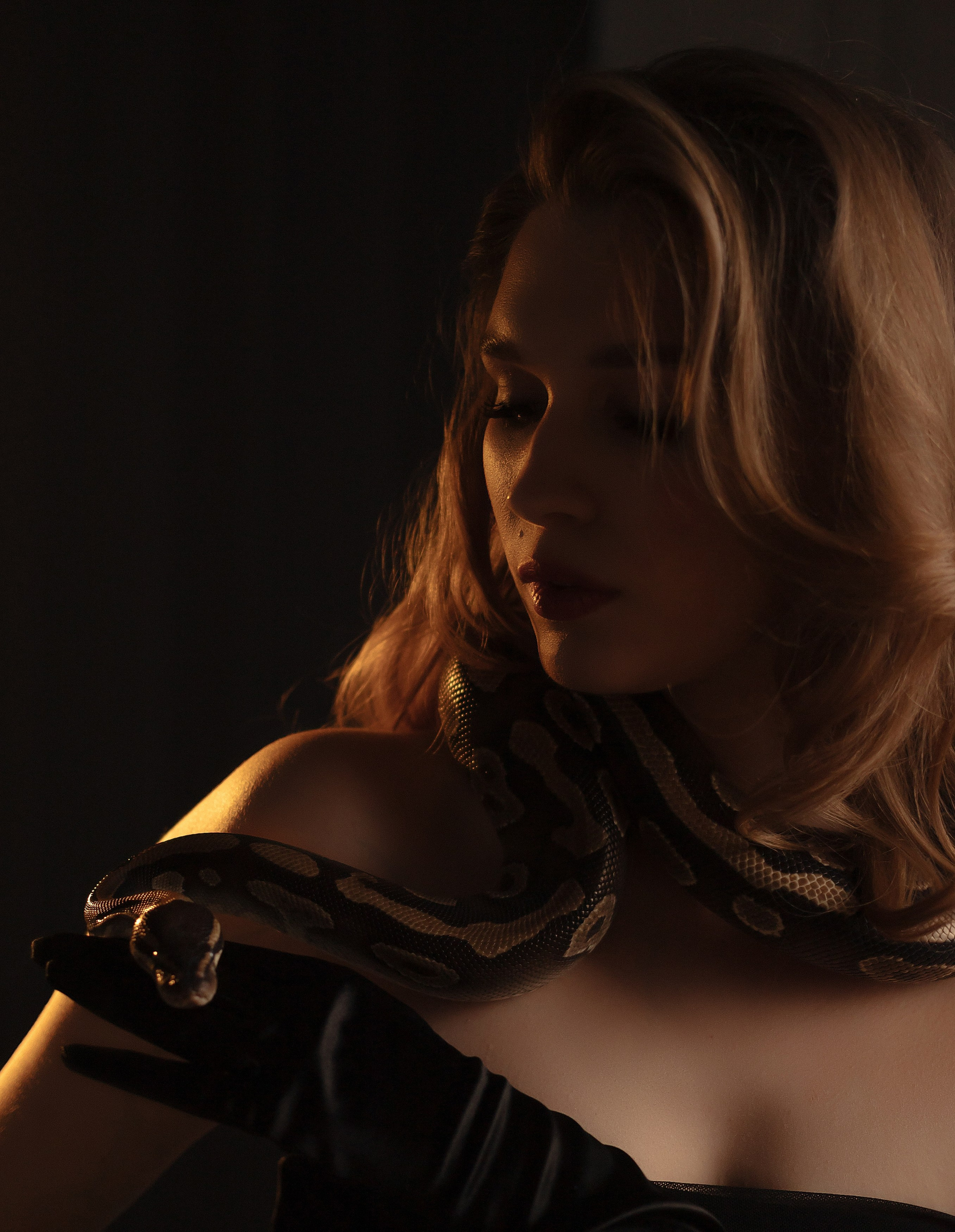 Екатерина с питоном. Портретный фотограф в Санкт-Петербурге Катя Протасевич