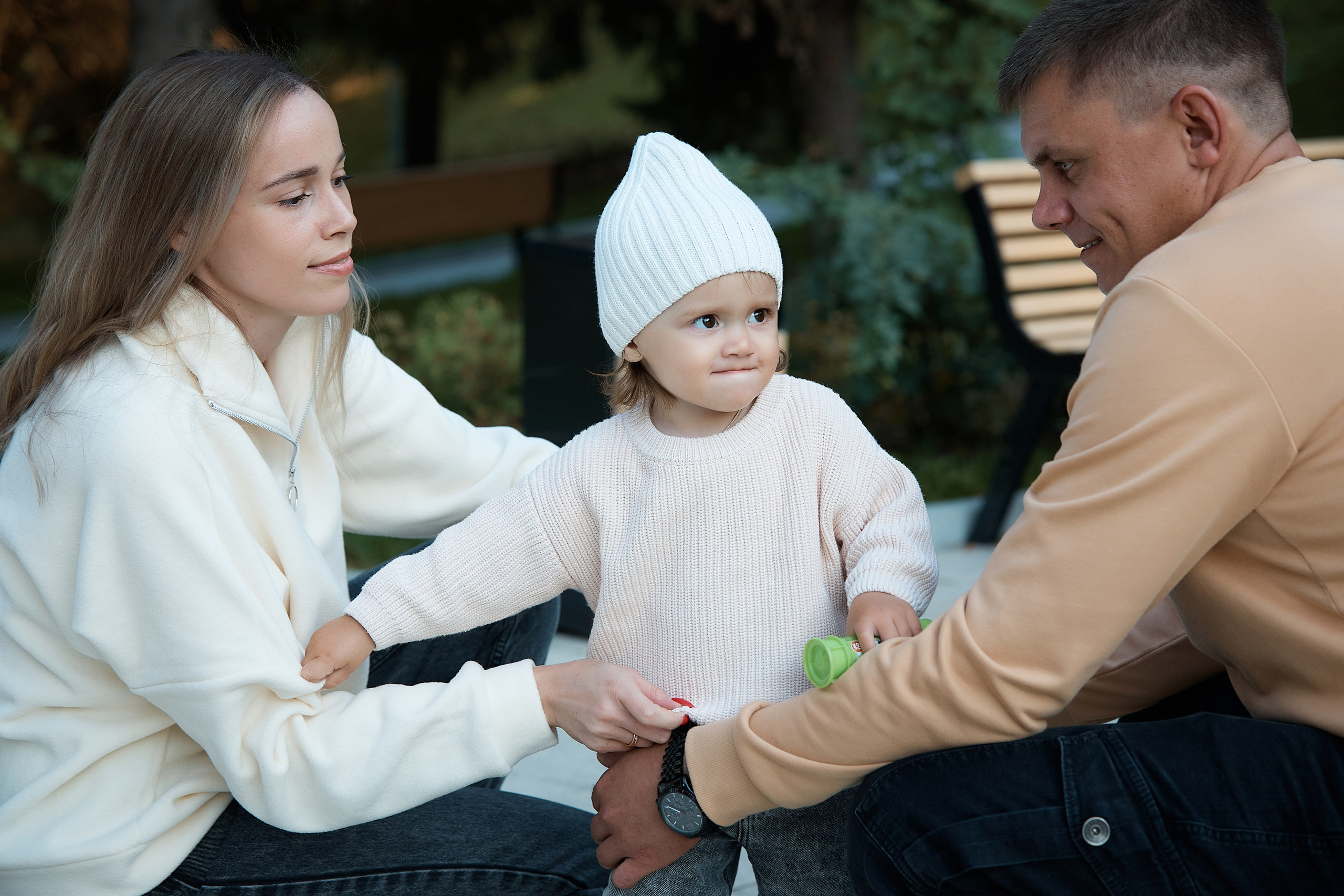 Прогулка в Алесандровском саду. Надя и Дима с дочей. Татьяна Бабаева — Фотограф