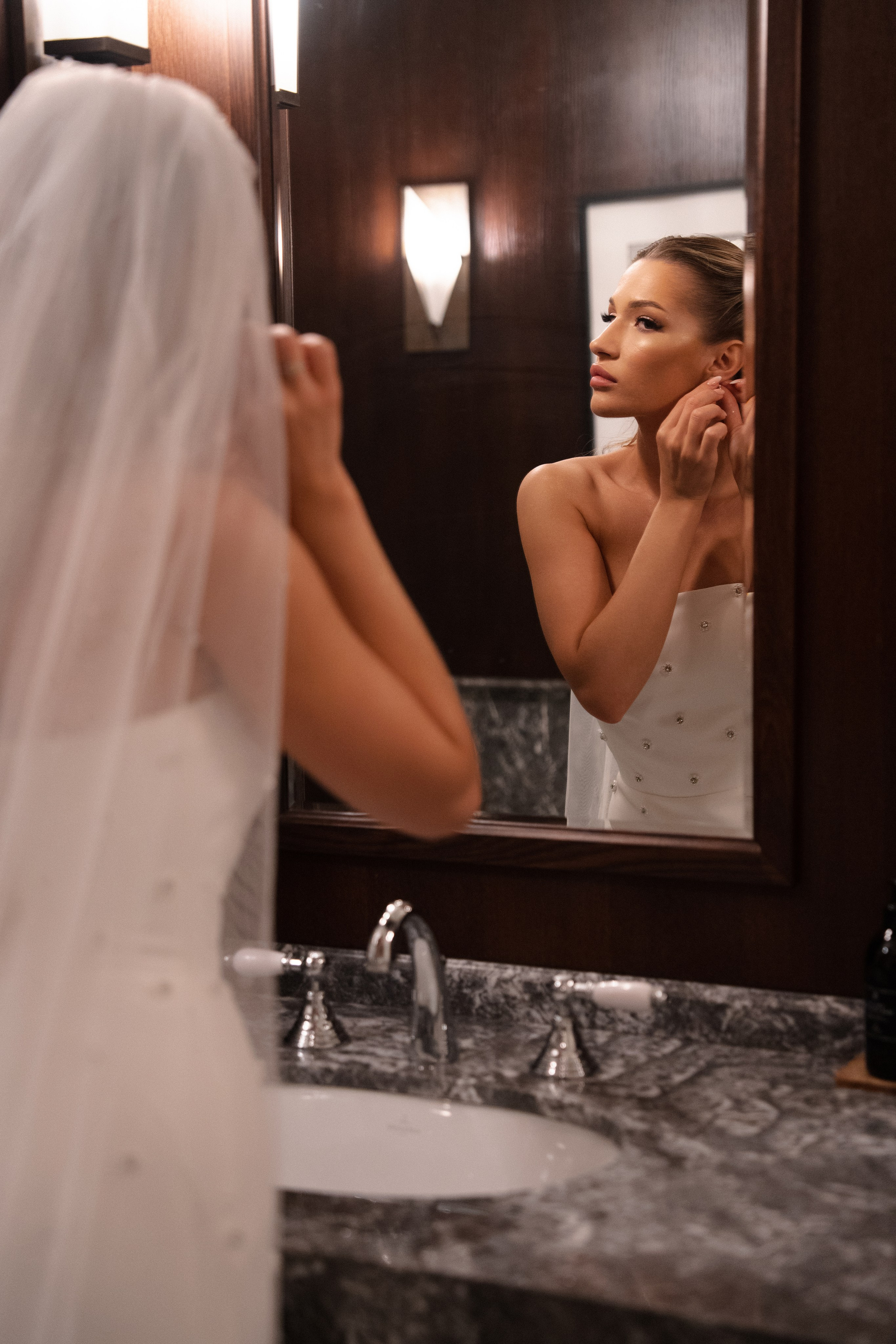 Виктория & Роман. Камерная городская свадьба в видовом ресторане в стиле современная классика. Свадебный фотограф организатор в Санкт-Петербурге Ассоль Опарина