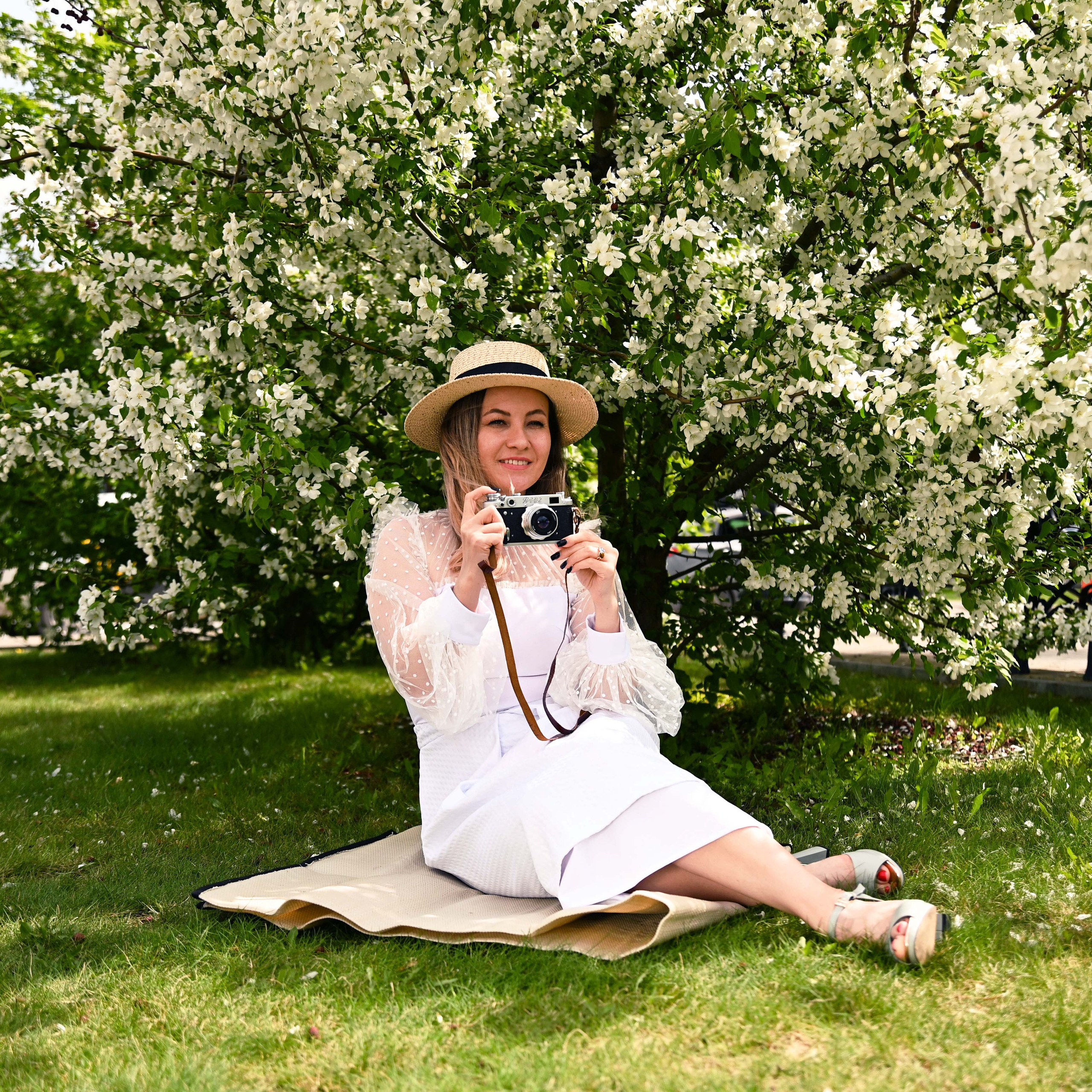 Портретная фотосессия в яблонях