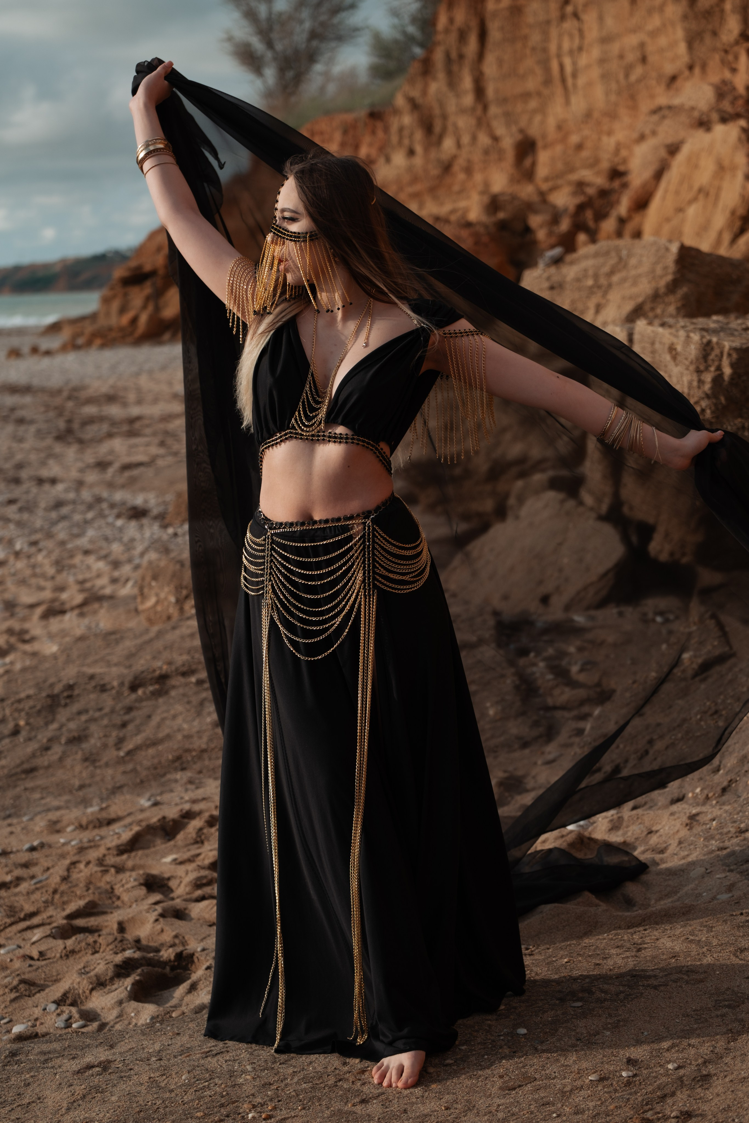 Фотосессия у моря, арабская эстетика. Профессиональная фотосъемка в Крыму. Натуральные эмоции и живые кадры. Забронируйте дату прямо сейчас!