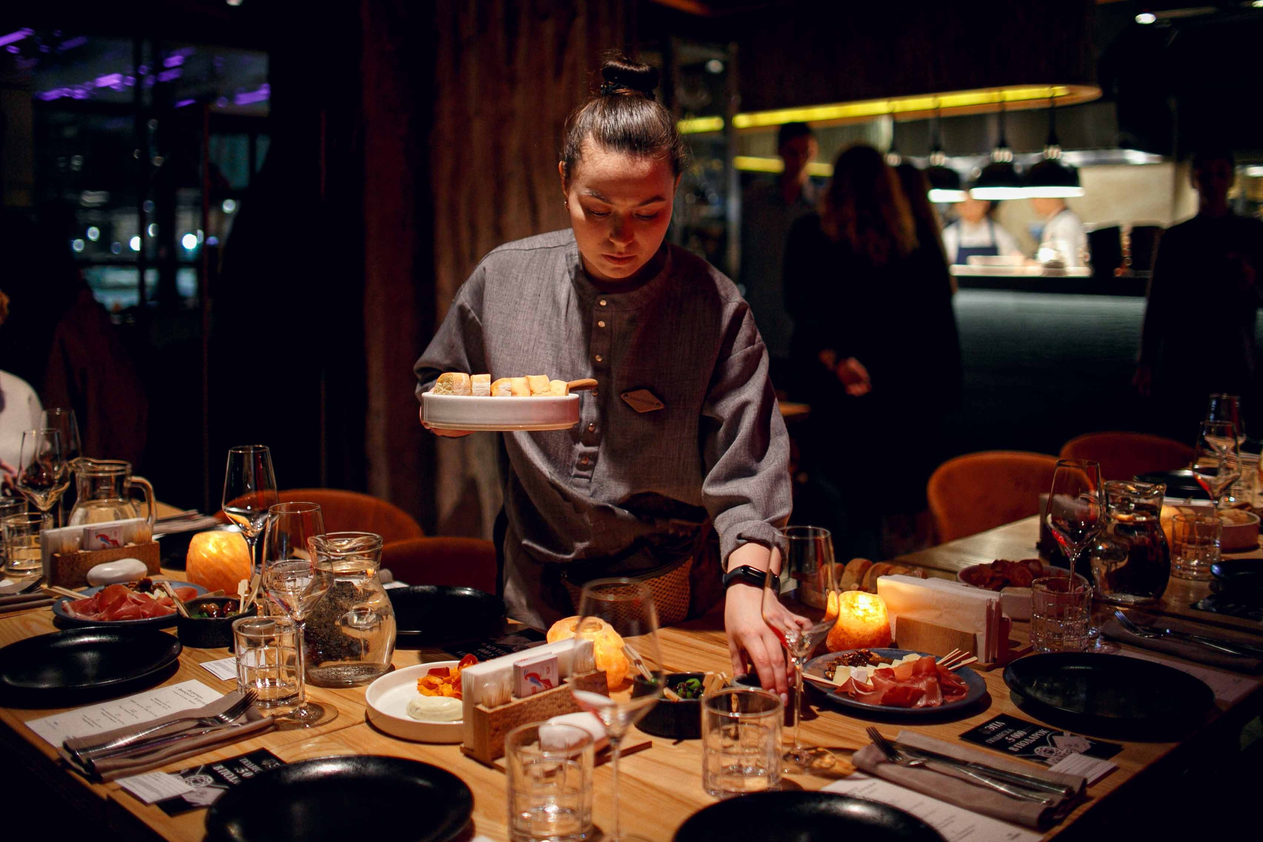 Винный вечер в «Сказке». Ваш репортажный фотограф Артемий Антонов