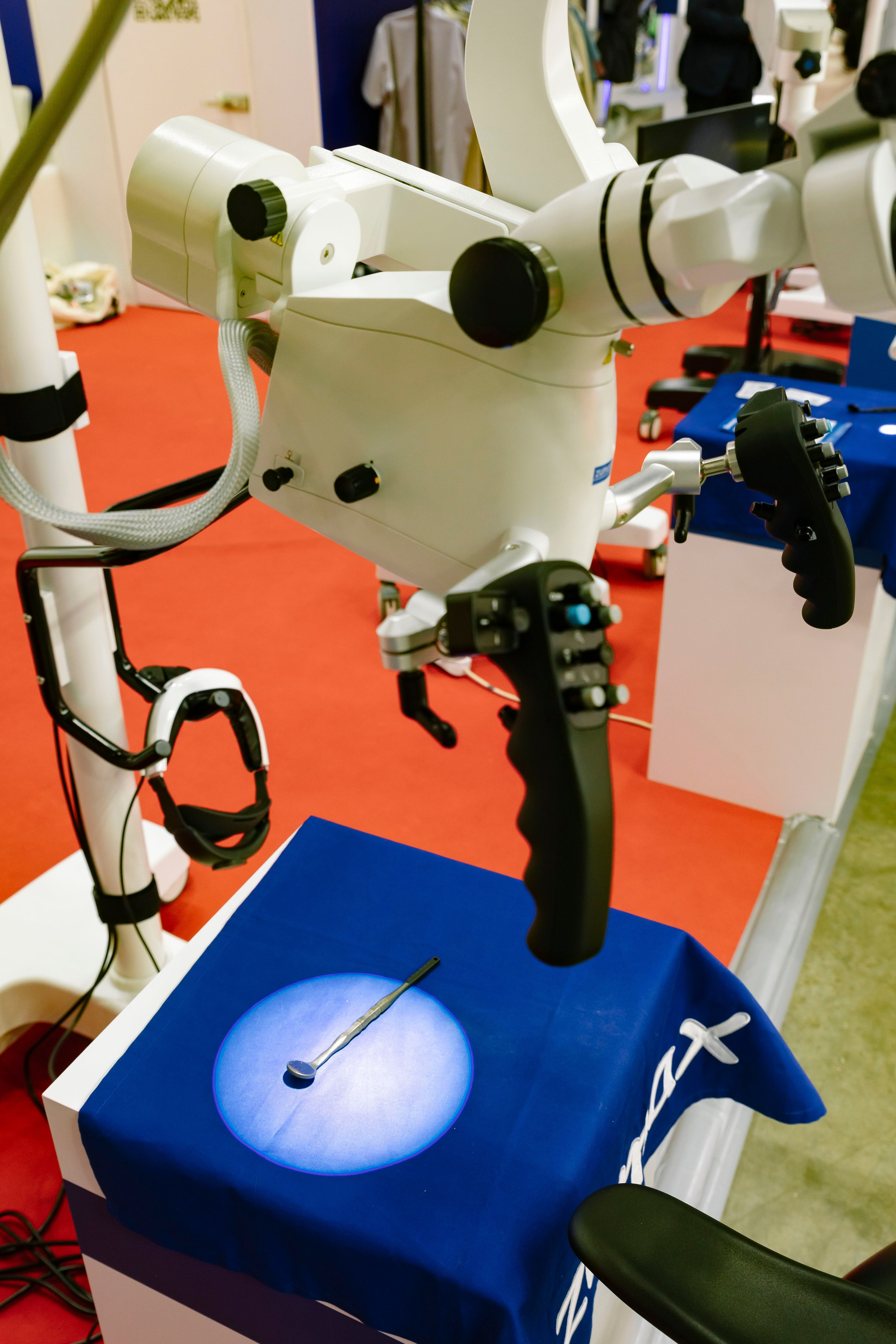 Стоматологическая выставка Dental Salon 2026. Профессиональный фотограф в Москве | Заказать фотосессию и съемку