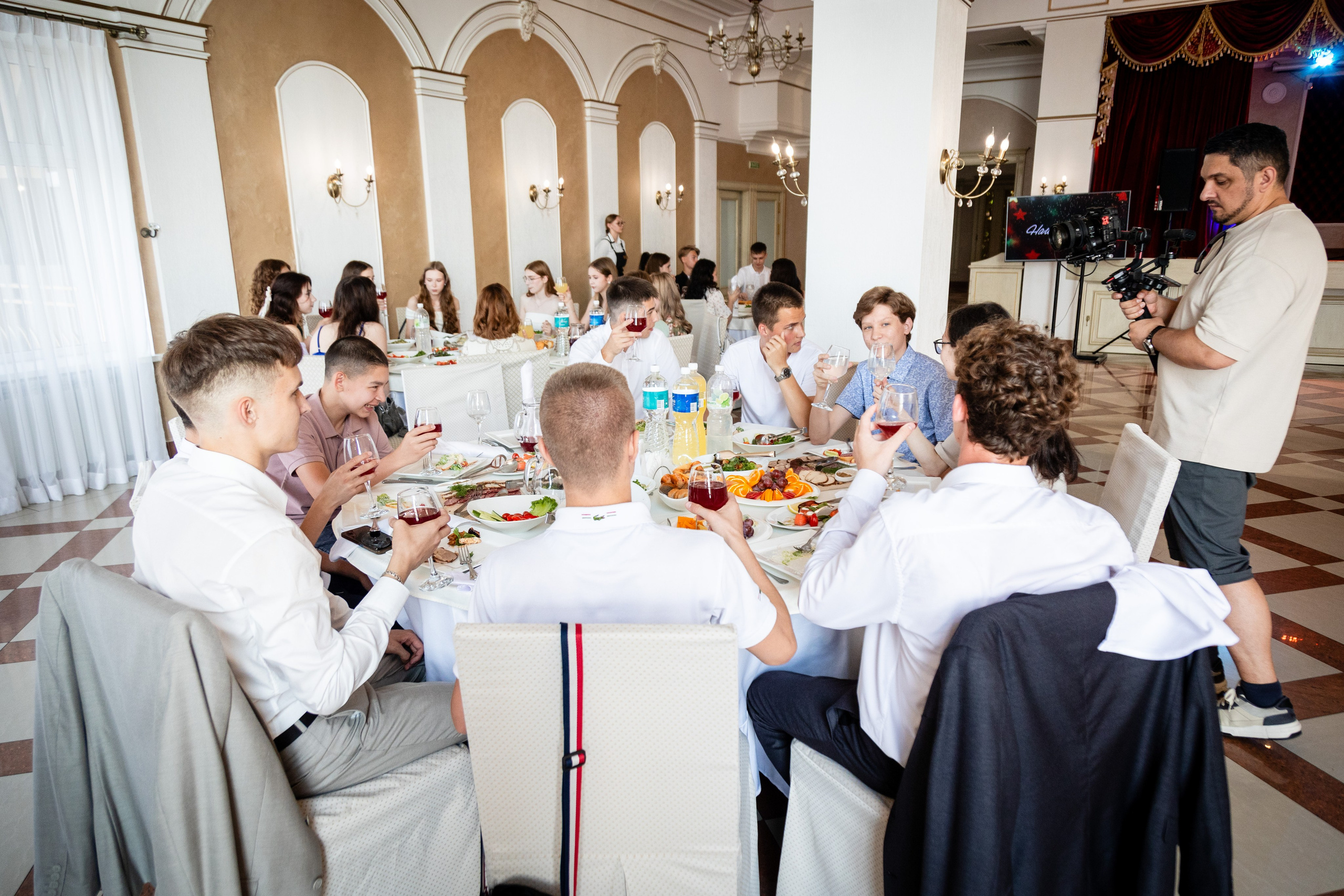 Школьный выпускной. Детский фотограф видеограф в Хабаровске Михаил Орлов