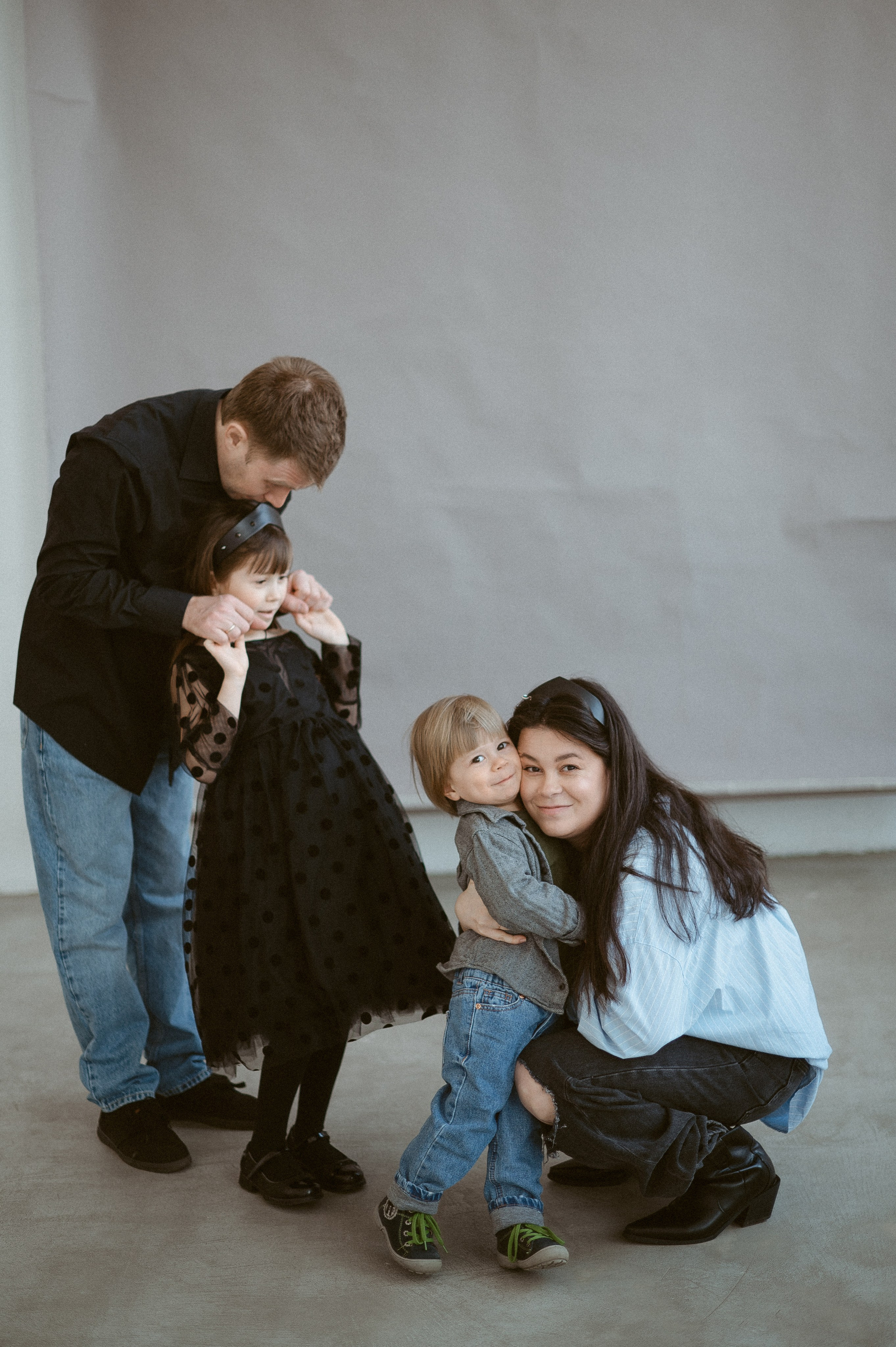 Семейная фотосессия в студии. Свадебный фотограф в Ярославле Денис Медоваров