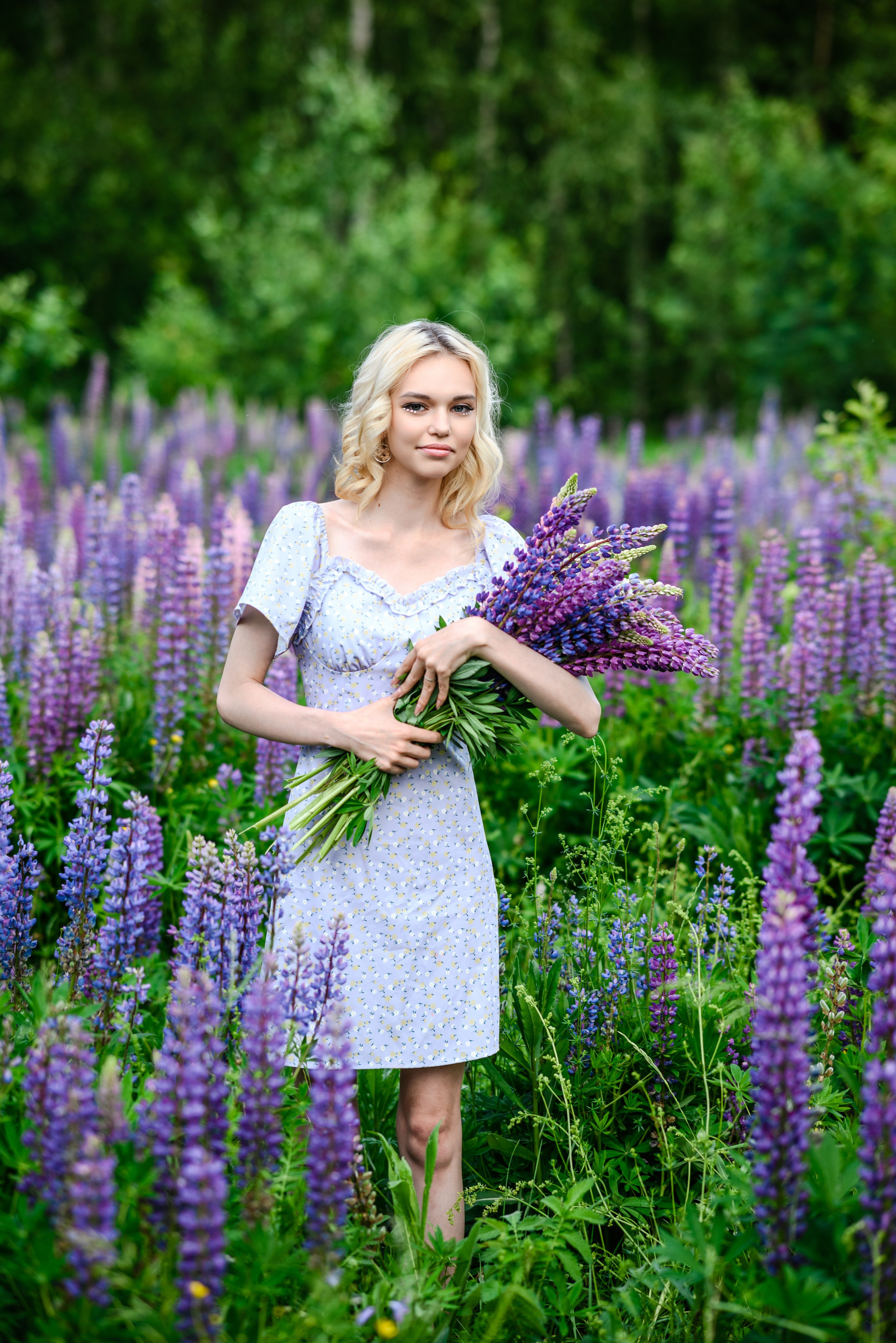 Владлена в люпинах. Свадебный и семейный фотограф в Дзержинске Екатерина Шулакова