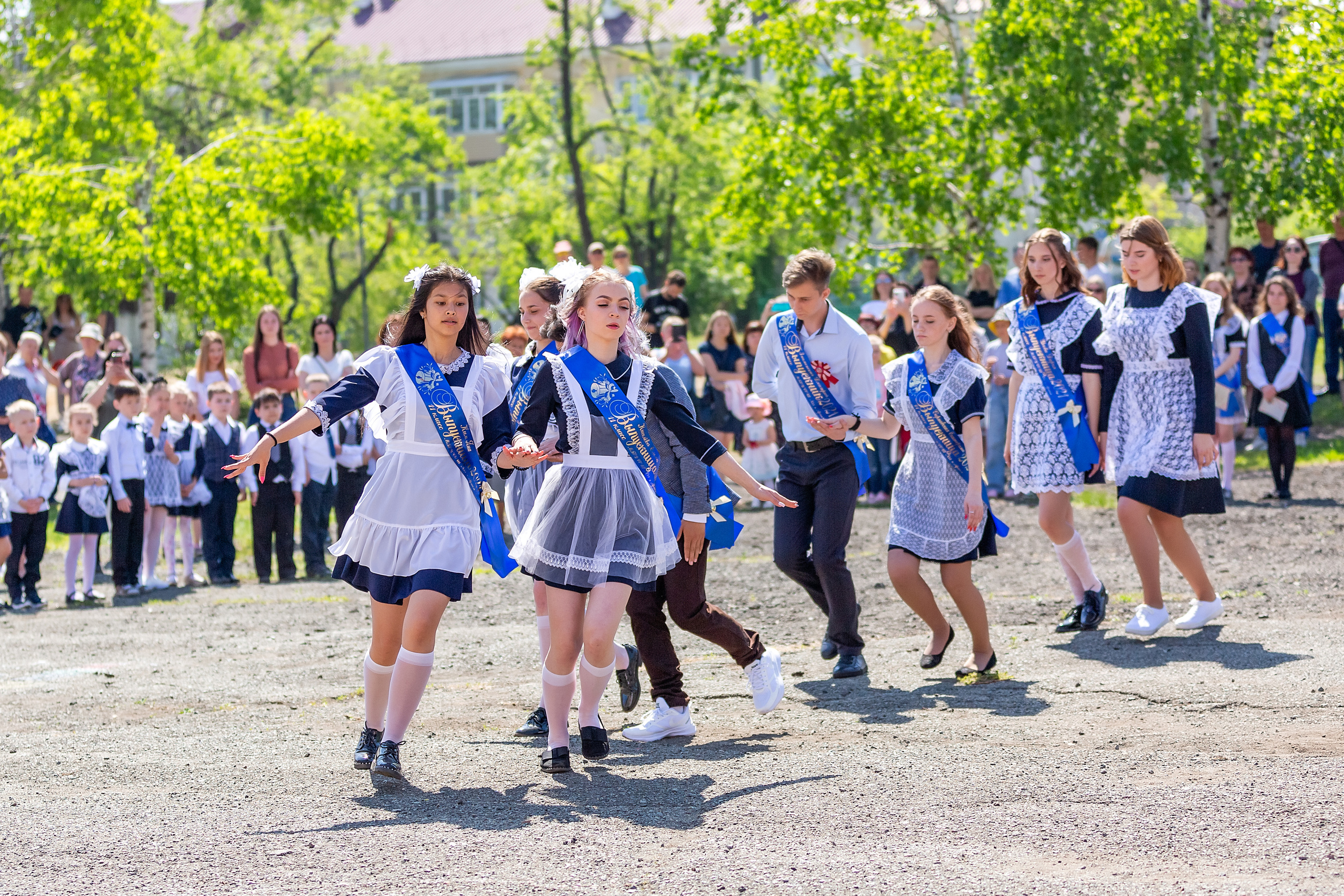 Последний звонок 33 школа. Стильный выпускной альбом Владивосток фотограф Вероника Мигачева