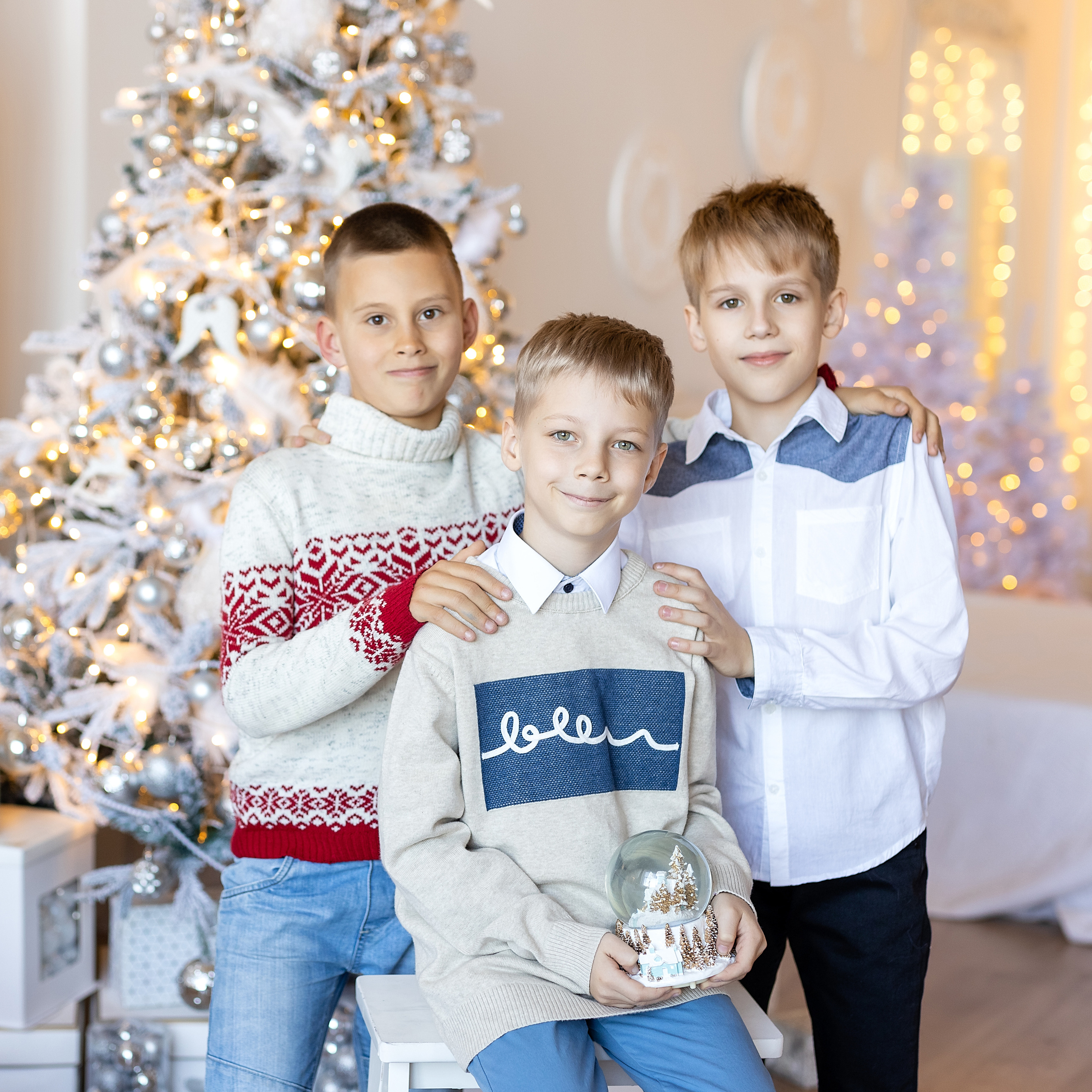 4 класс, в студии «Амбер». Стильный выпускной альбом Владивосток фотограф Вероника Мигачева