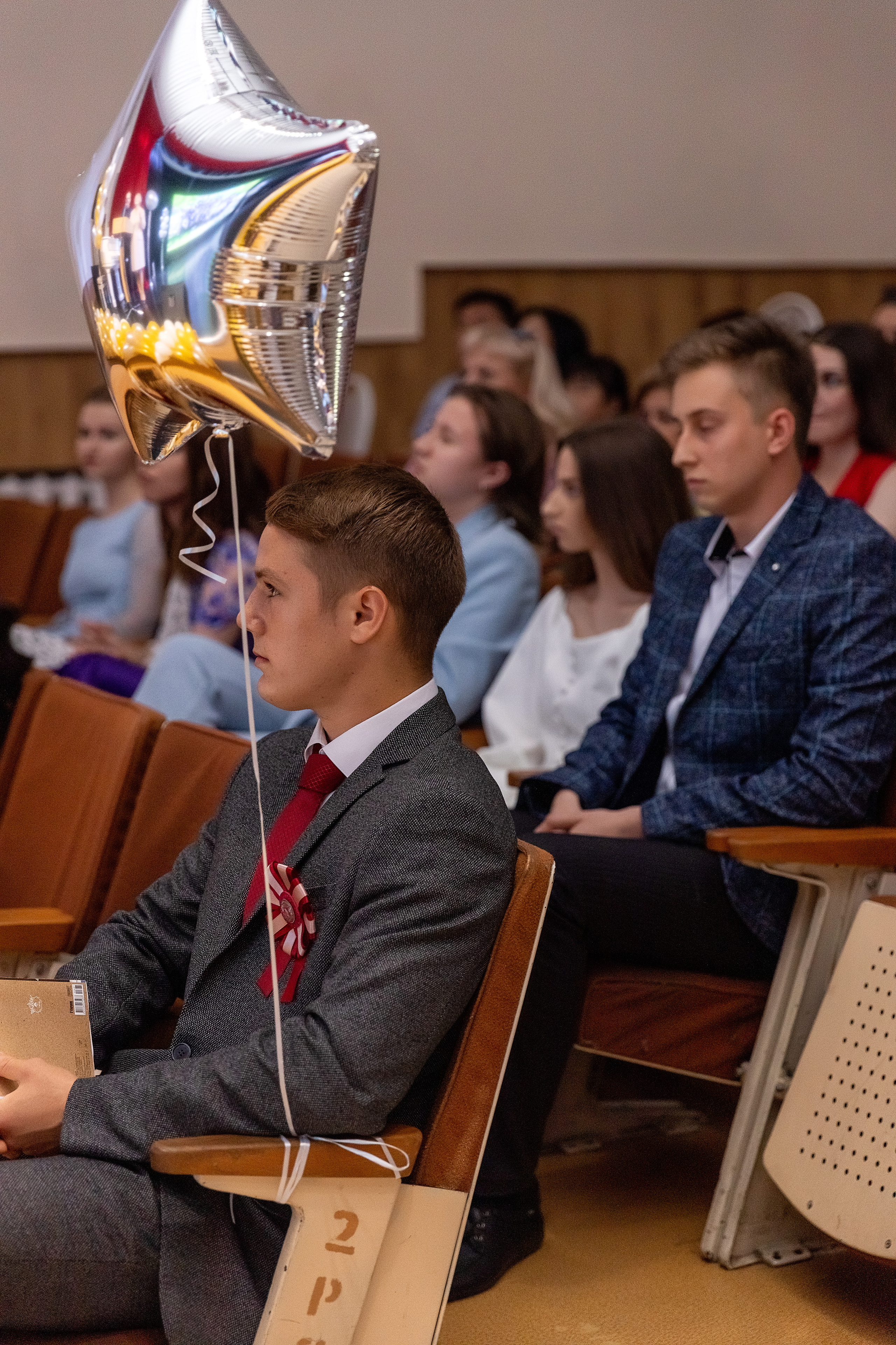 Выпускной 33 школа. Стильный выпускной альбом Владивосток фотограф Вероника Мигачева