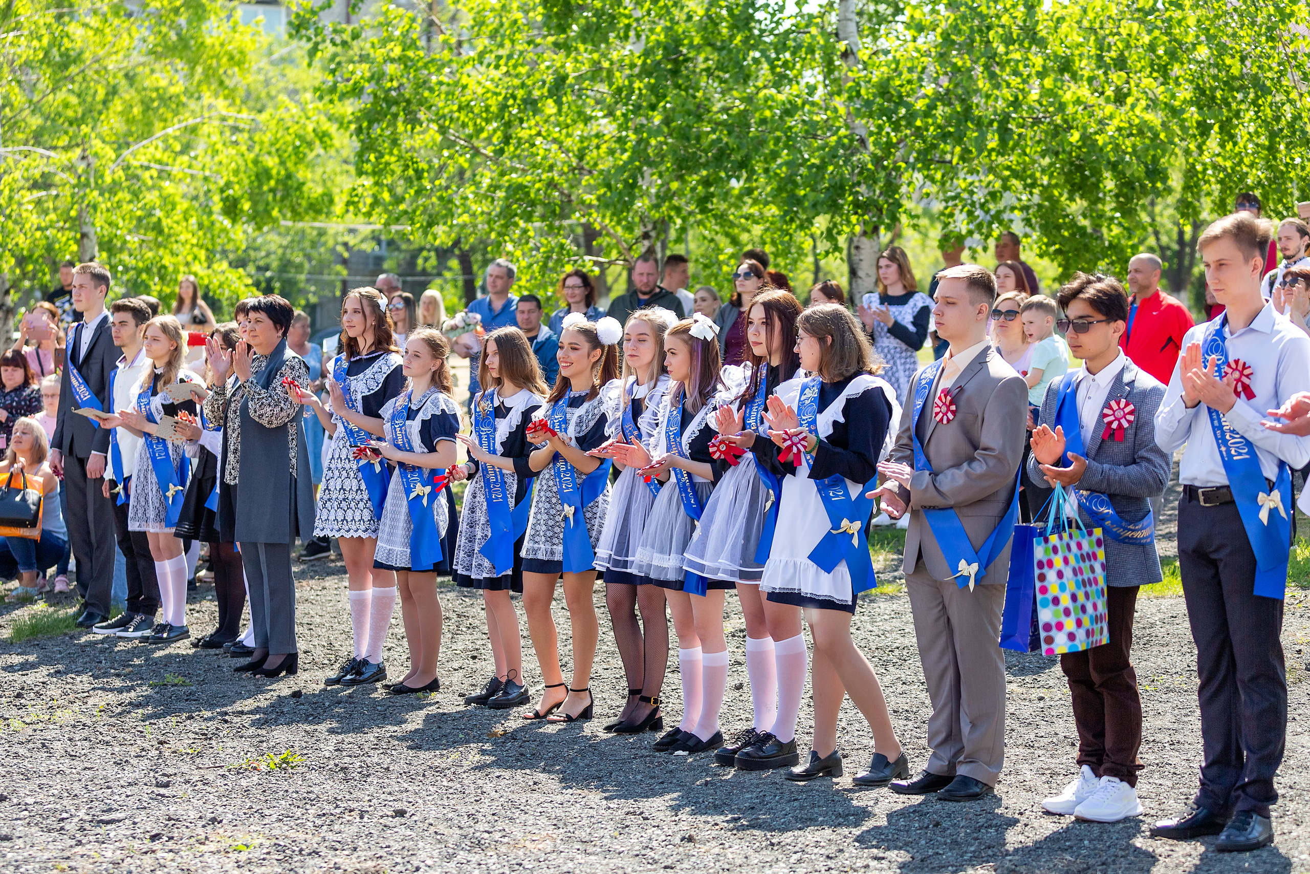 Последний звонок 33 школа. Стильный выпускной альбом Владивосток фотограф Вероника Мигачева