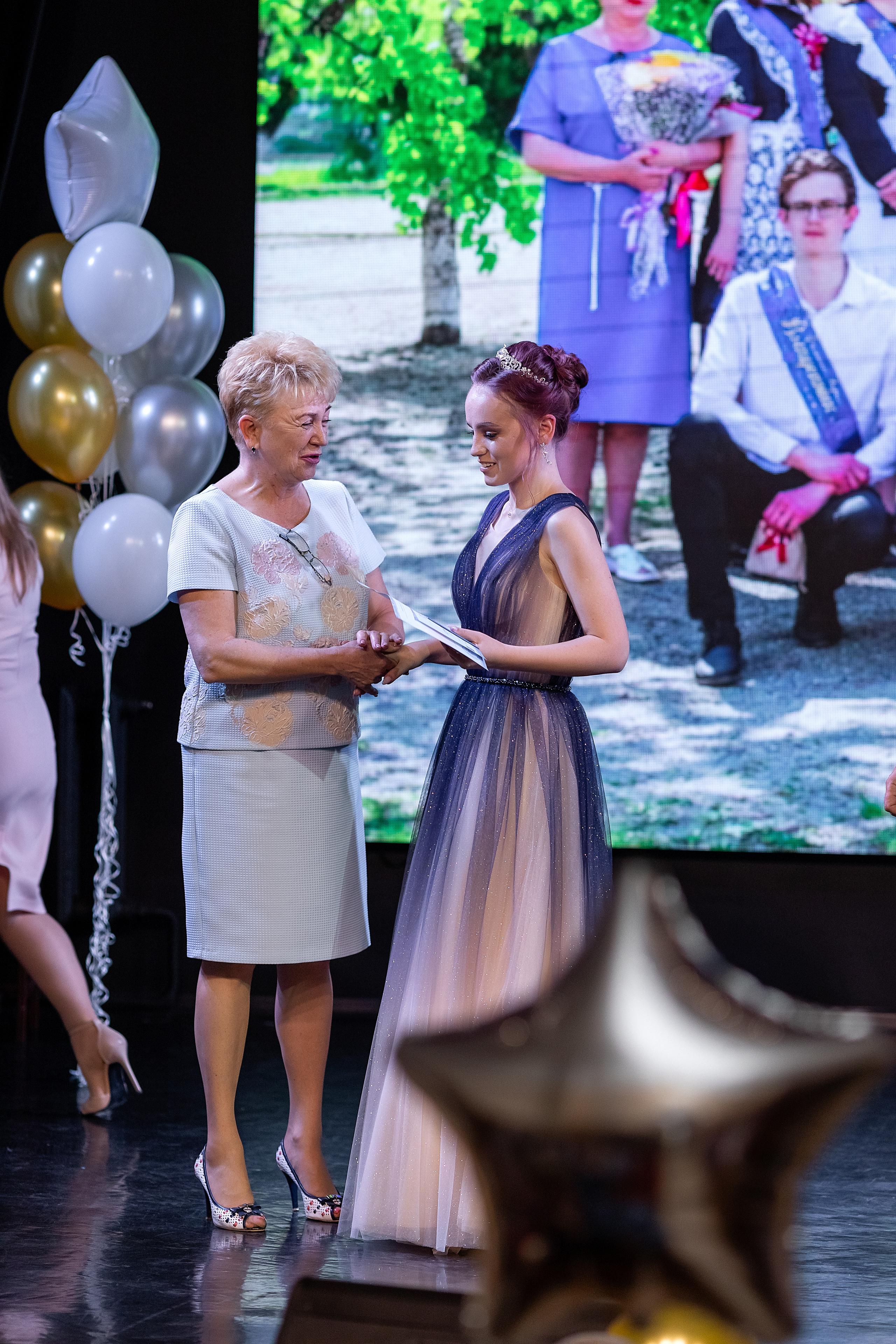 Выпускной 33 школа. Стильный выпускной альбом Владивосток фотограф Вероника Мигачева