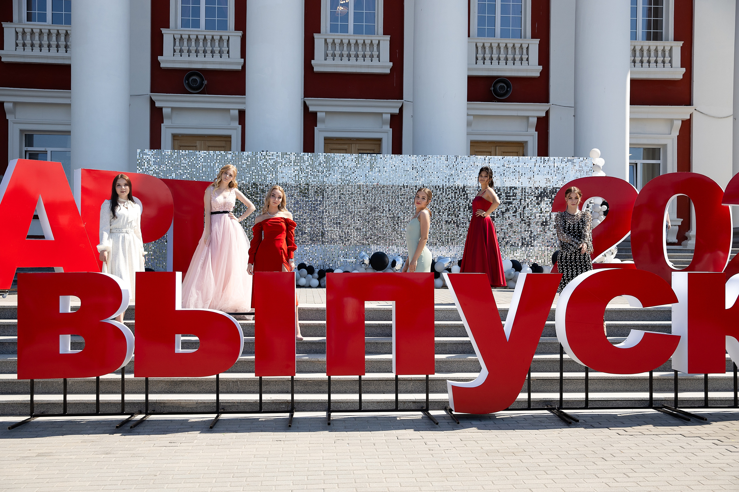 Выпускной 33 школа. Стильный выпускной альбом Владивосток фотограф Вероника Мигачева