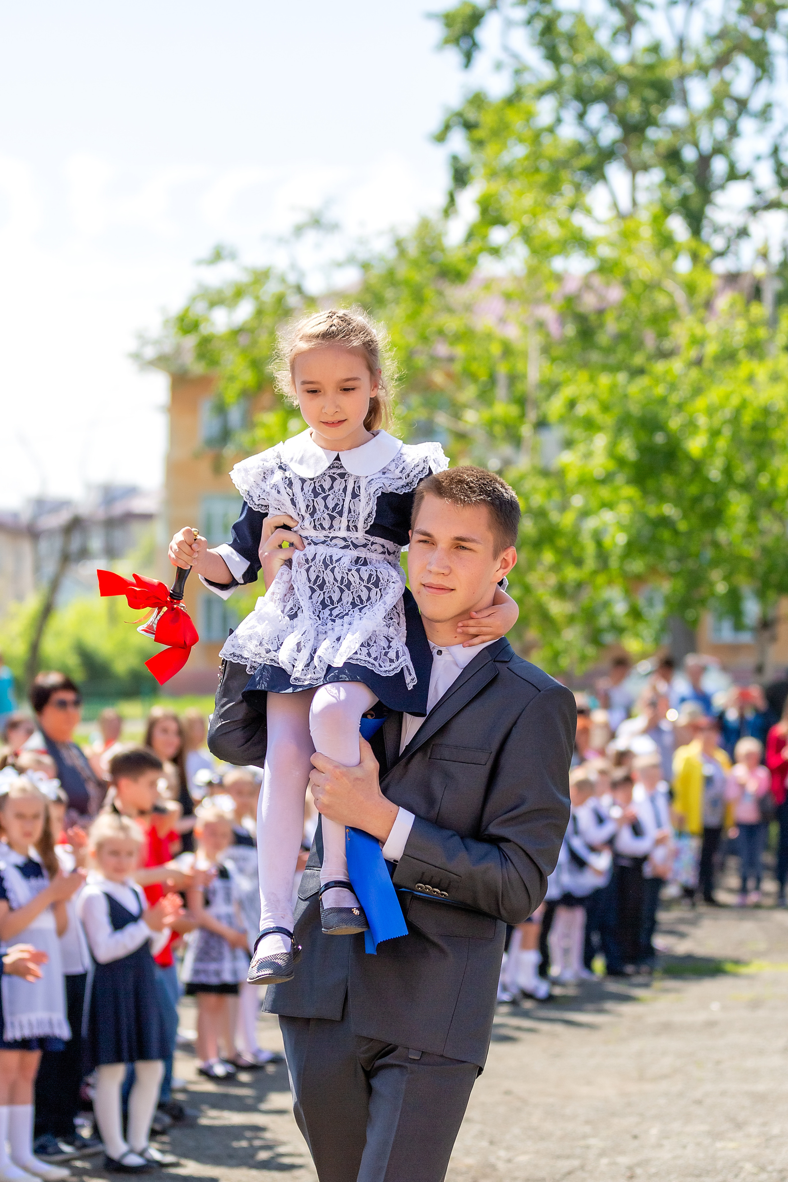 Последний звонок 33 школа. Стильный выпускной альбом Владивосток фотограф Вероника Мигачева