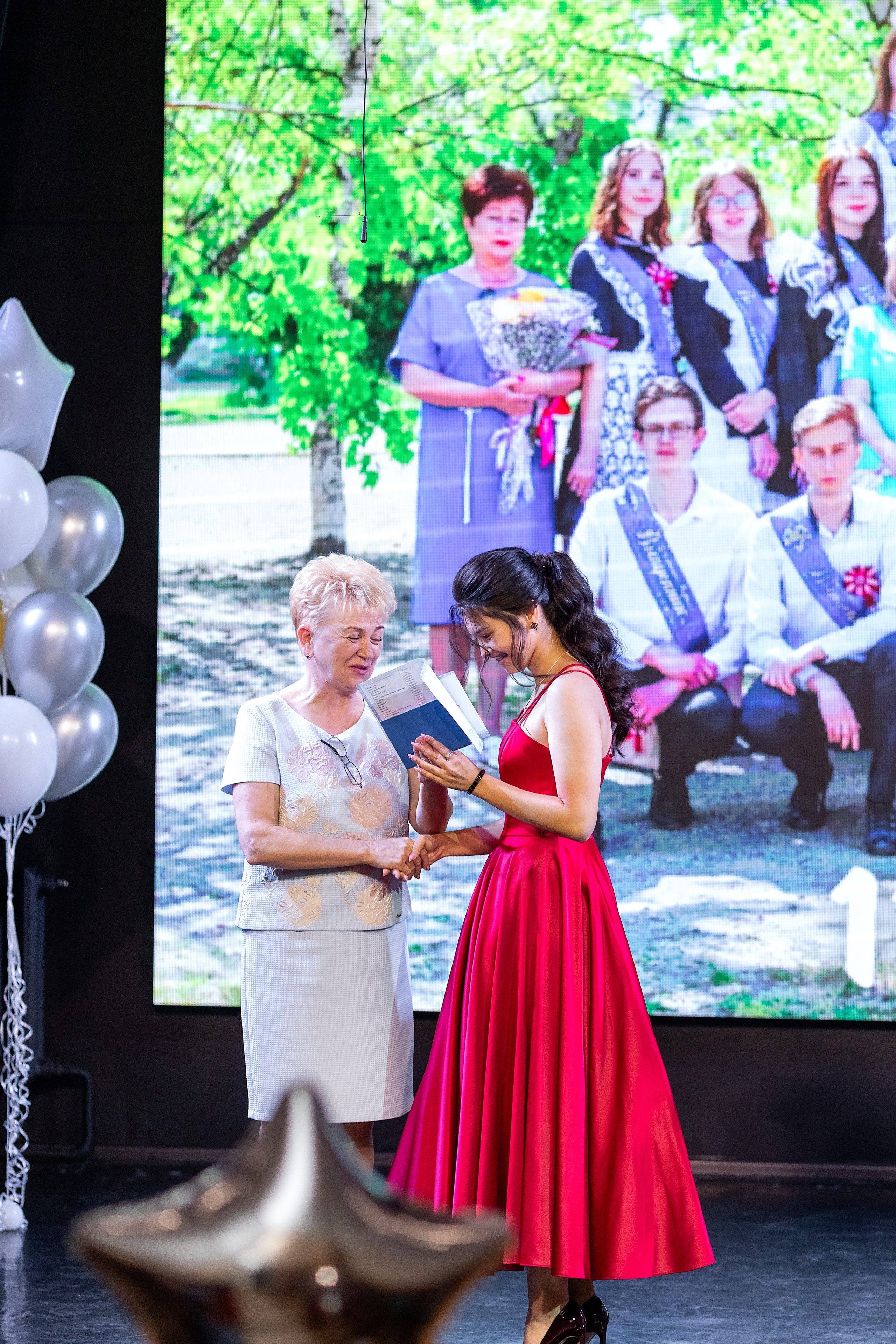 Выпускной 33 школа. Стильный выпускной альбом Владивосток фотограф Вероника Мигачева