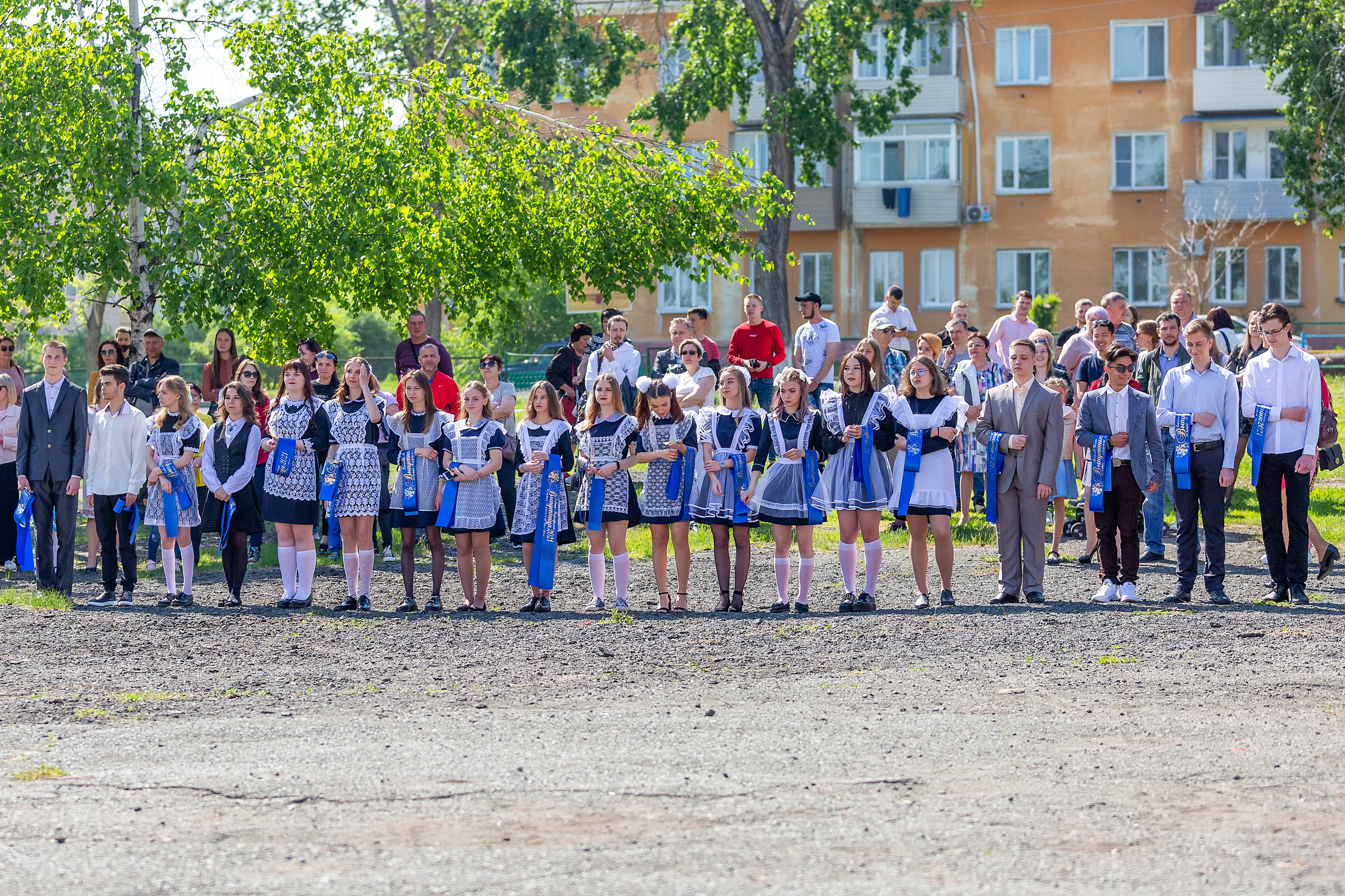 Последний звонок 33 школа. Стильный выпускной альбом Владивосток фотограф Вероника Мигачева