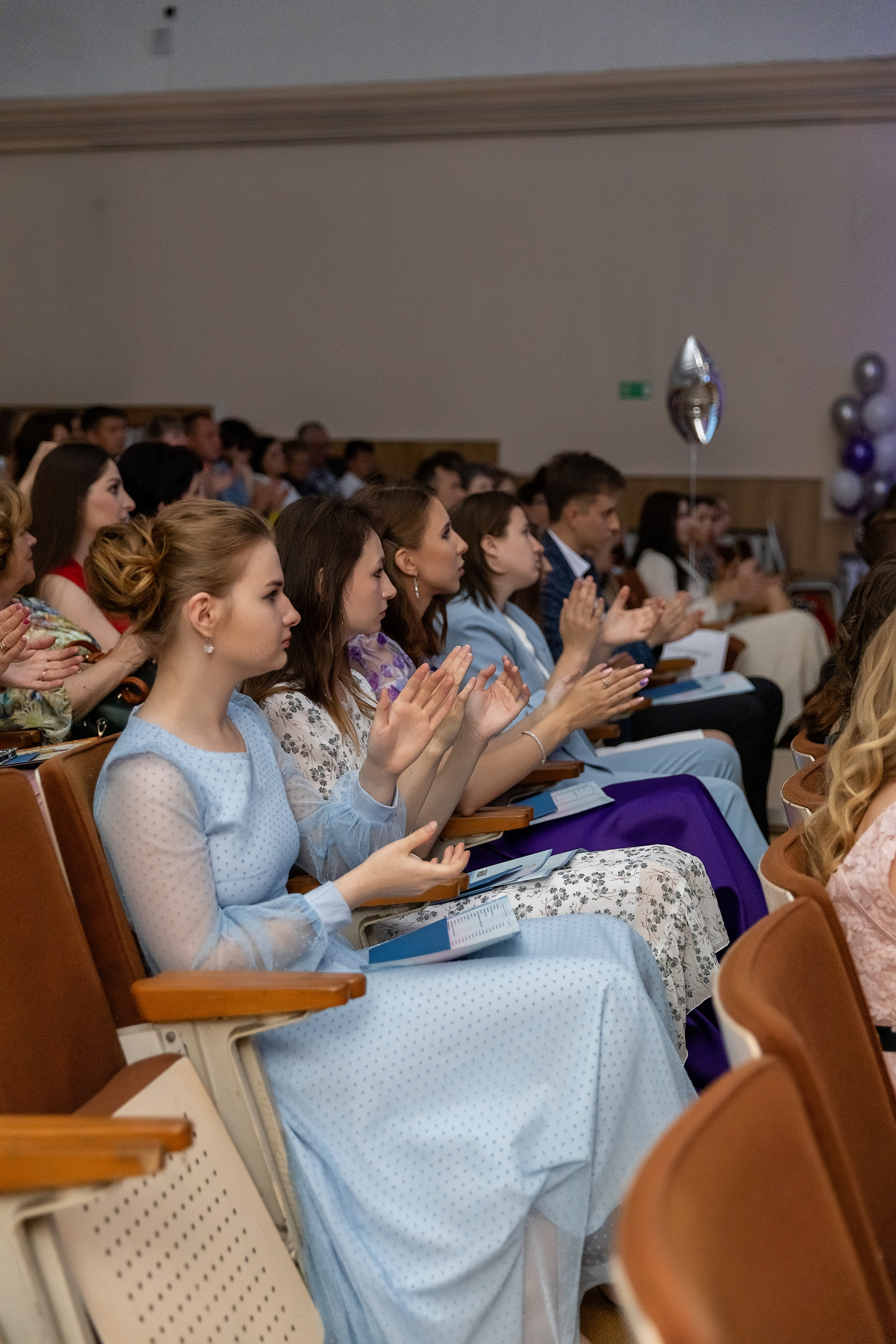Выпускной 33 школа. Стильный выпускной альбом Владивосток фотограф Вероника Мигачева