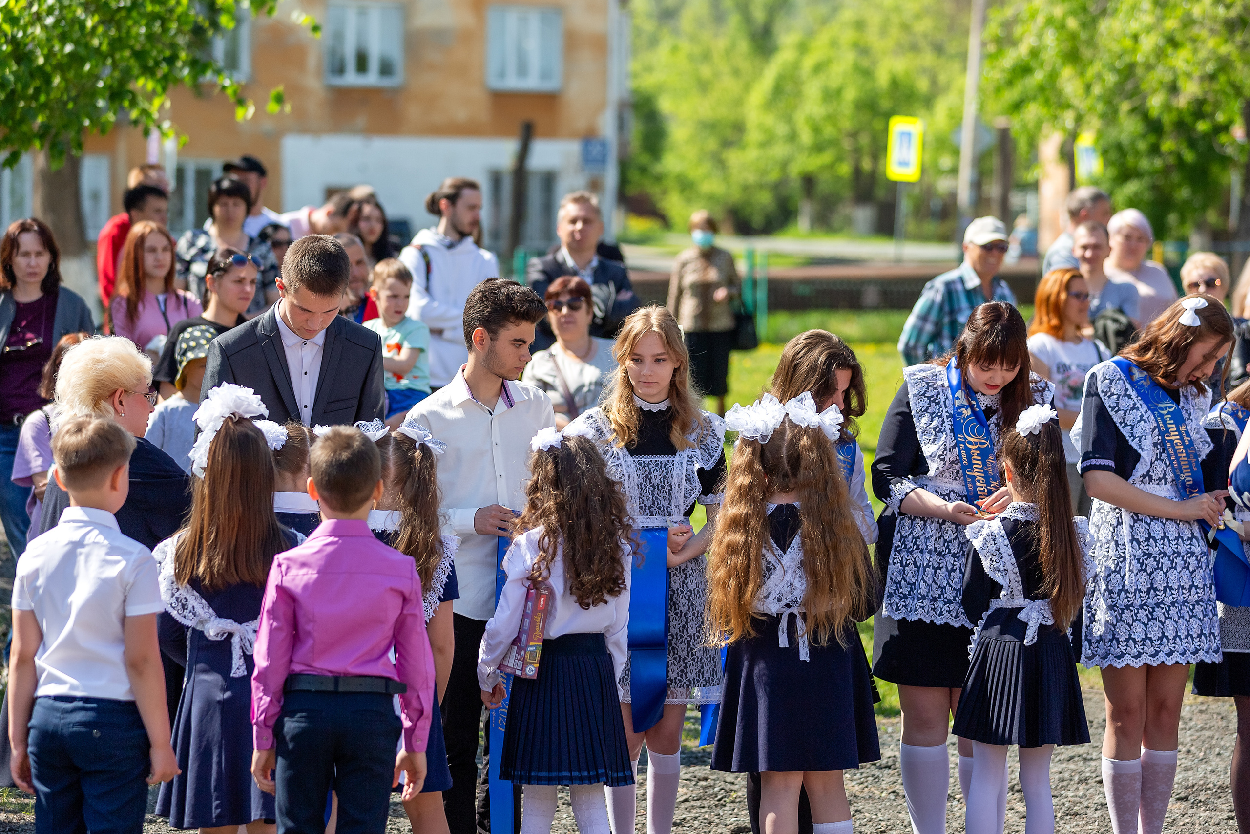 Последний звонок 33 школа. Стильный выпускной альбом Владивосток фотограф Вероника Мигачева
